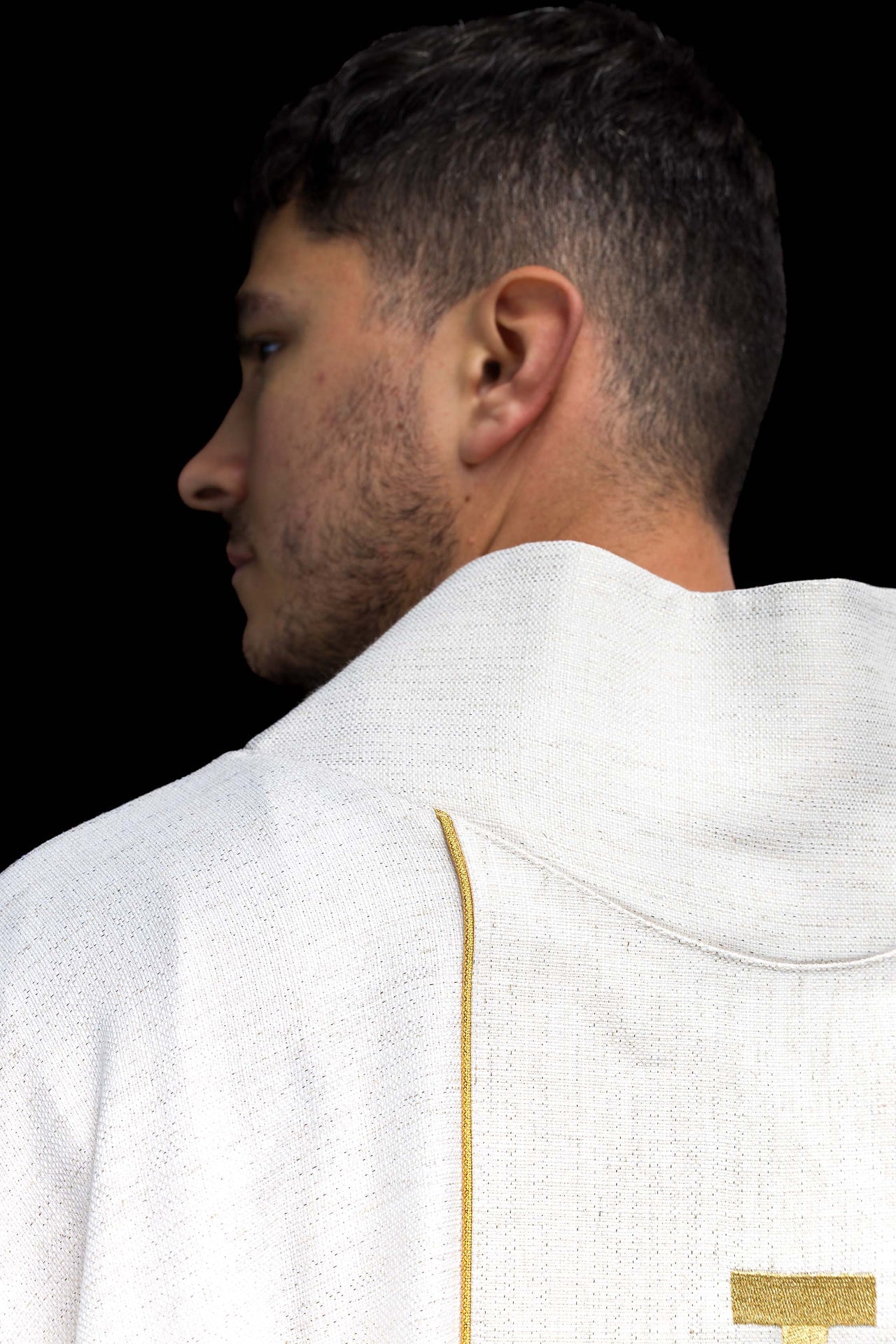 Ornat haftowany z Krzyżem Jerozolimskim ecru