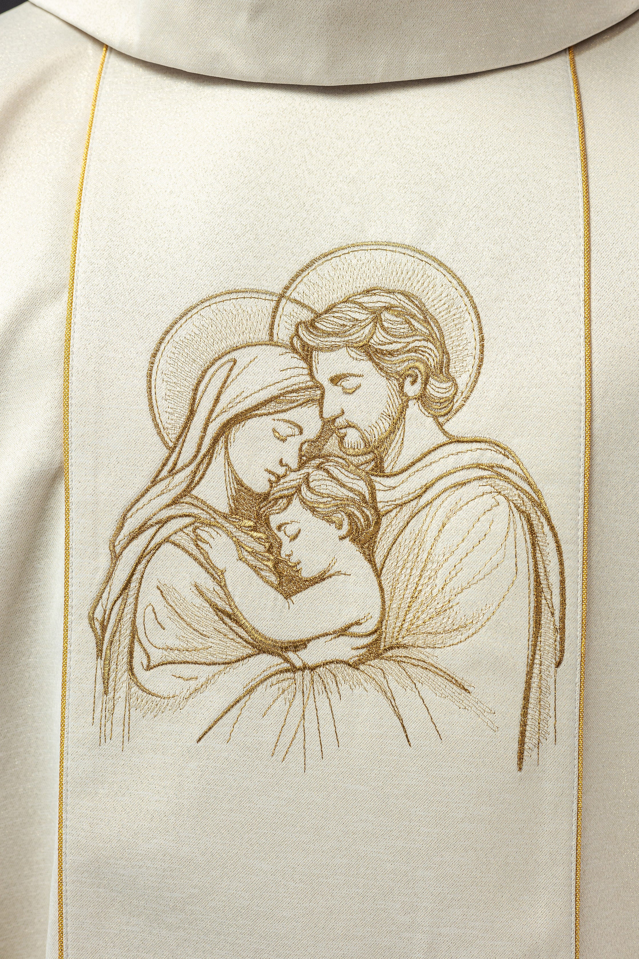 Embroidered chasuble for Christmas with the image of the Holy Family