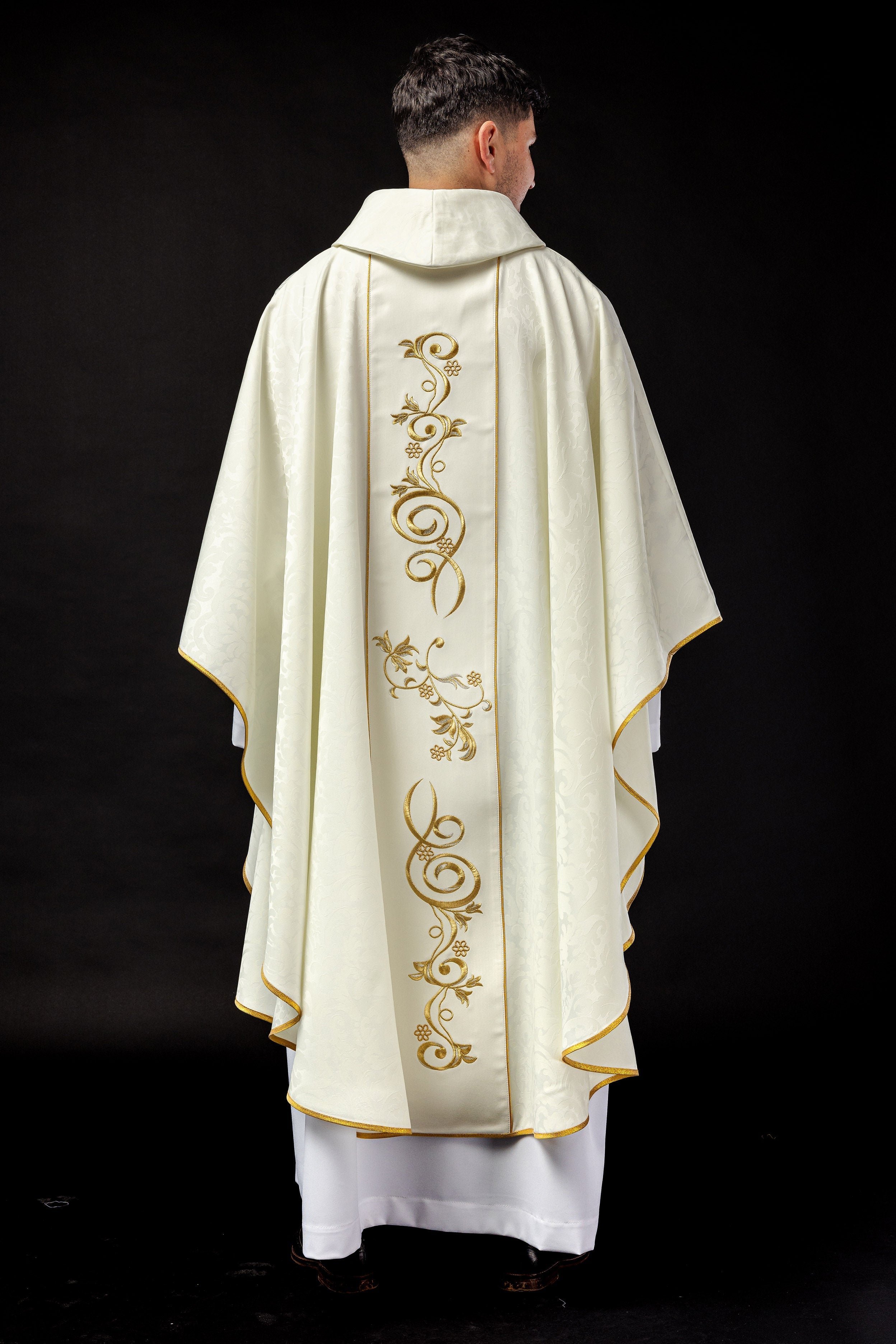 Embroidered chasuble with the image of Our Lady of Thunder