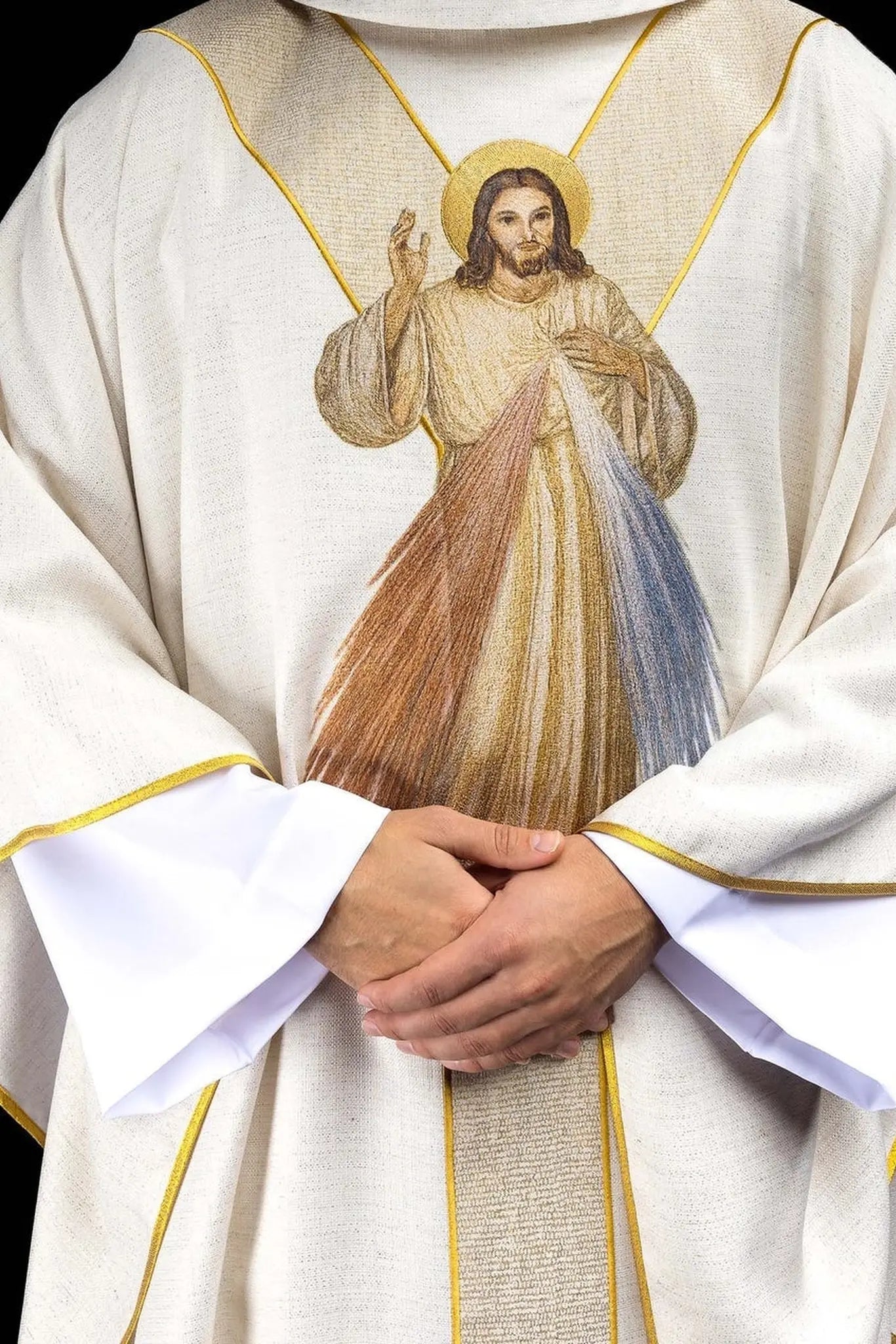 Embroidered chasuble with the image of the Merciful Jesus ecru
