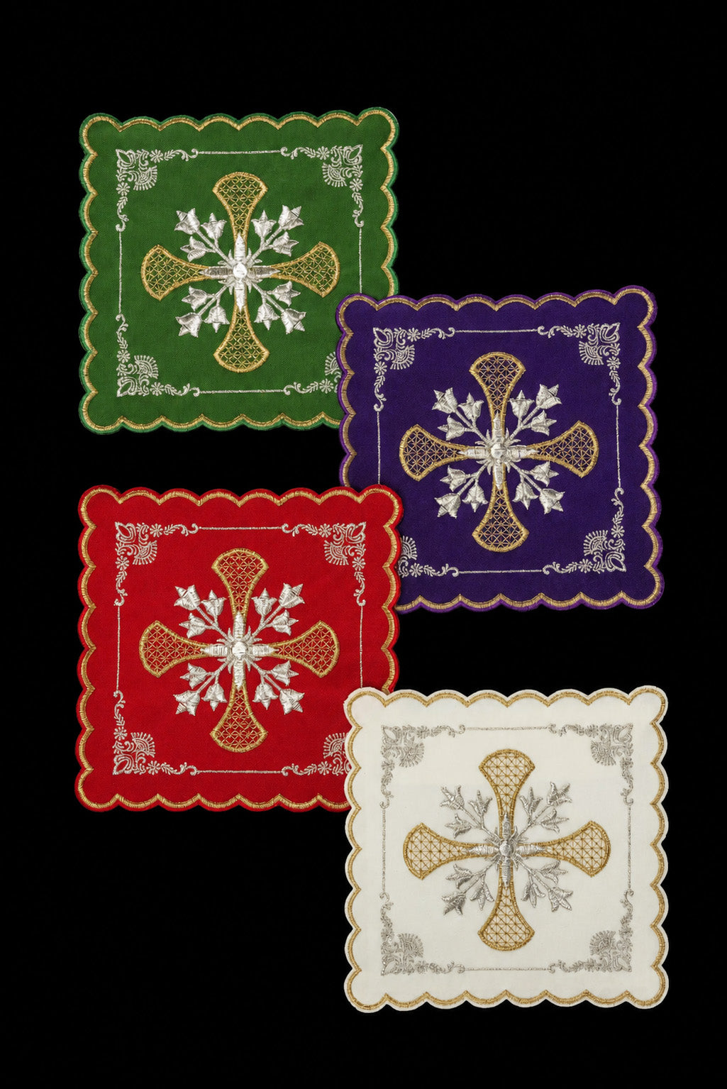 Set di quattro Palle liturgiche con ricamo di Croce