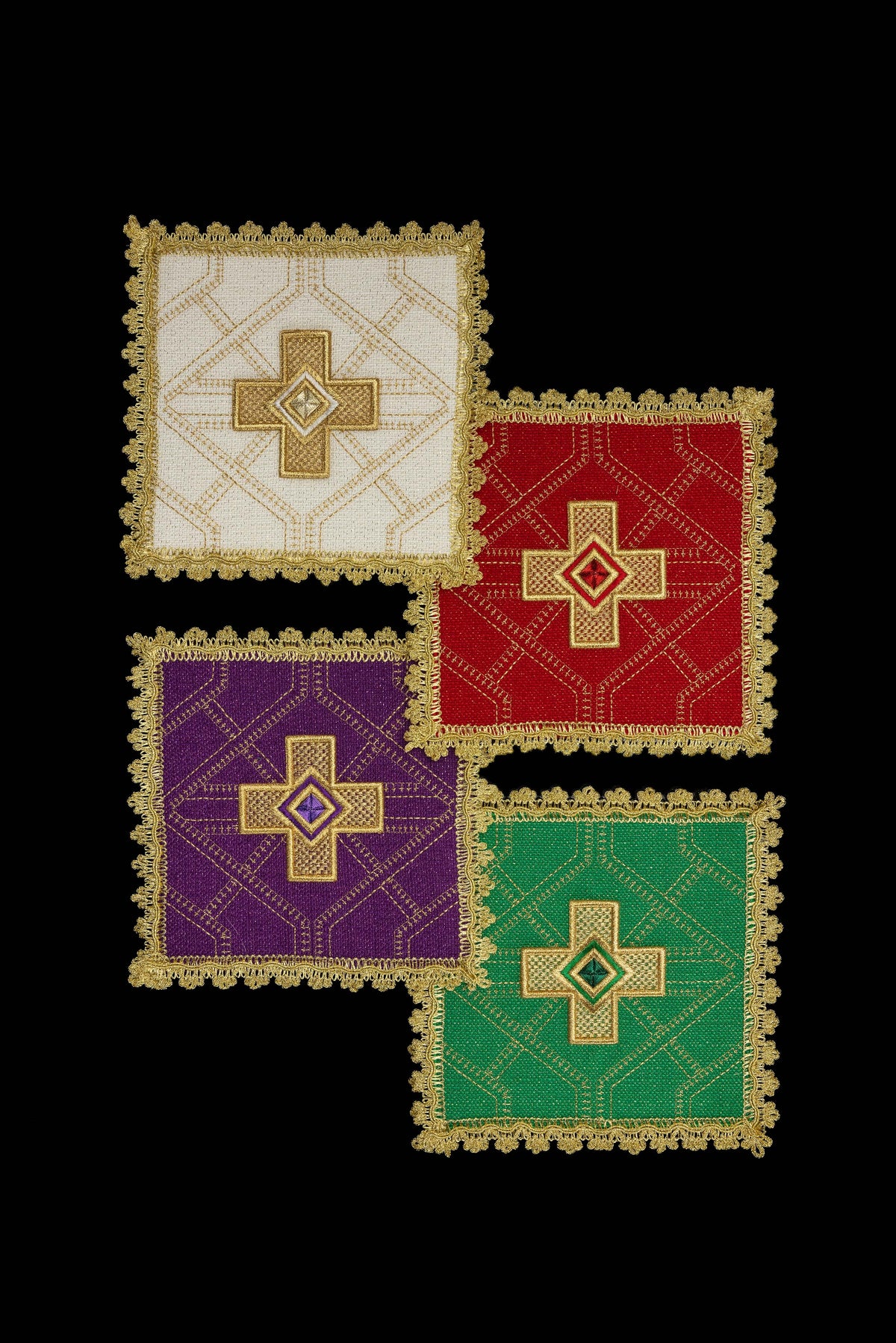 Set di quattro stole con ricamo oro