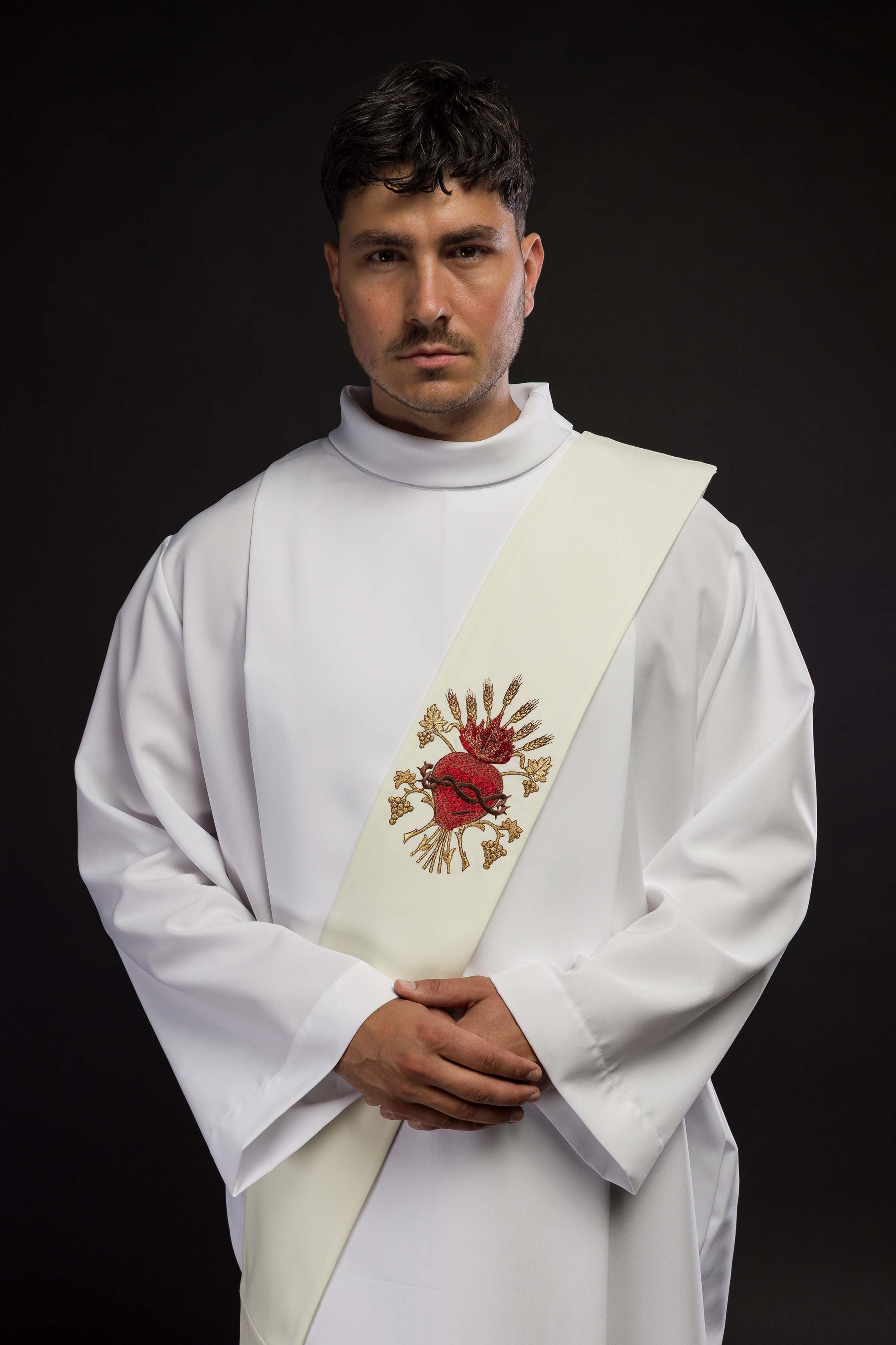 Diaconate stole with embroidery of the Heart of Jesus