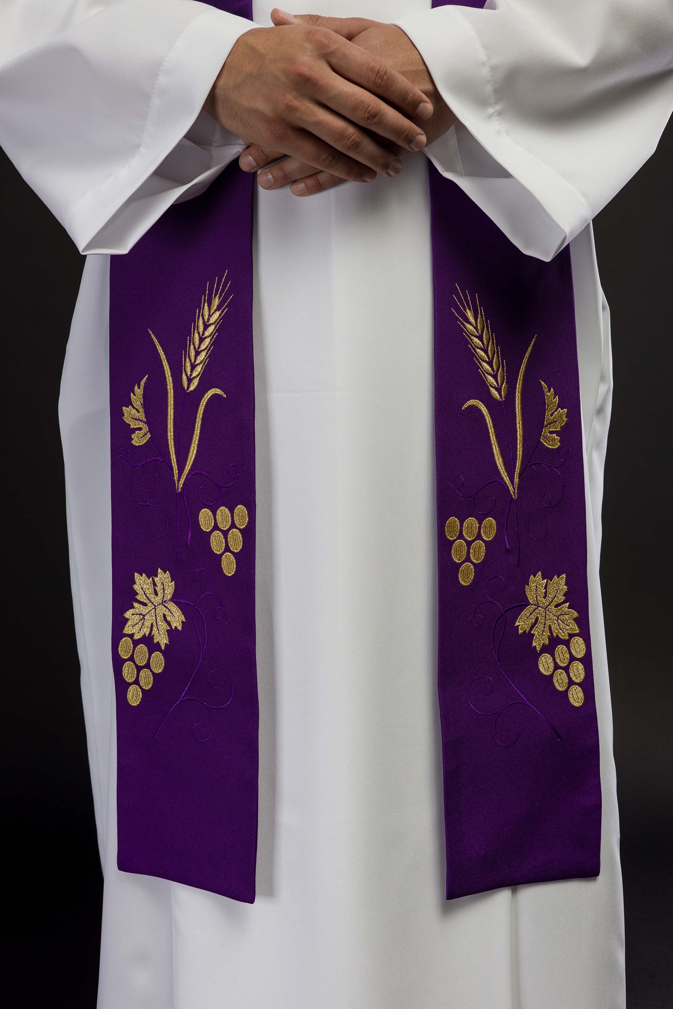 Priest's stole embroidered with grapes and ears in purple