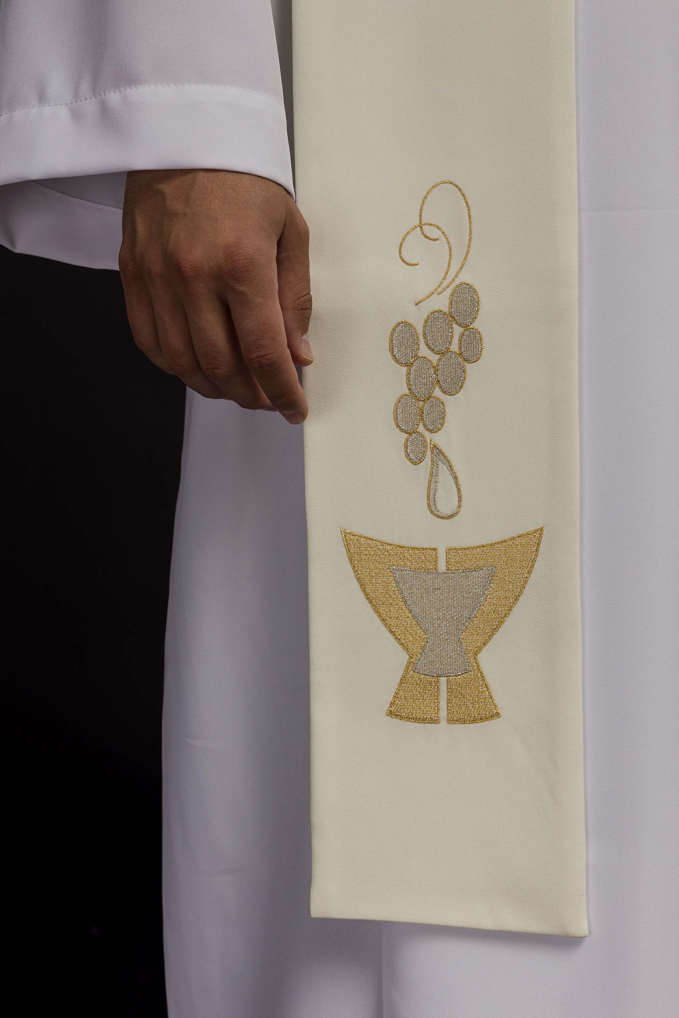 Chalice, Spikes and Grapes stole in ecru