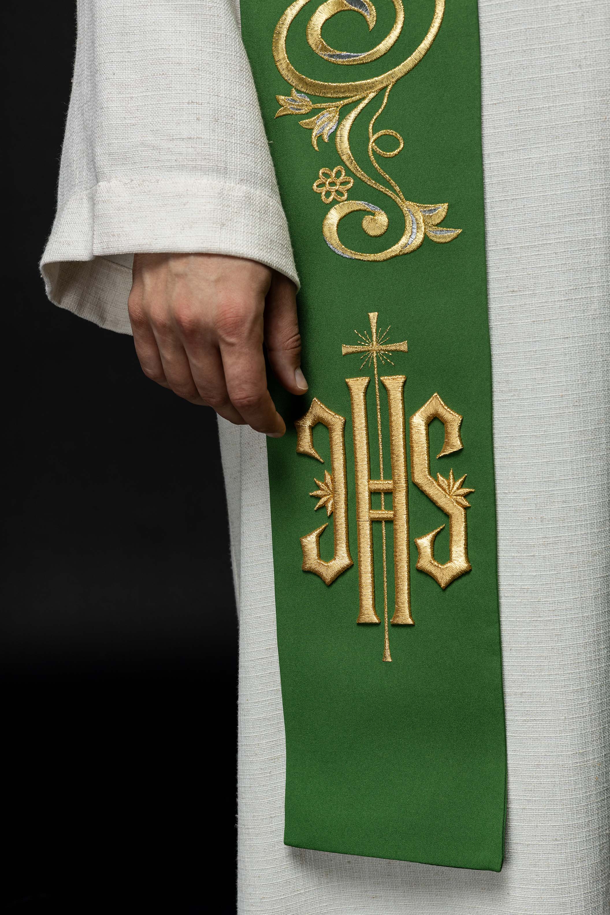 Embroidered priest's stole IHS Green