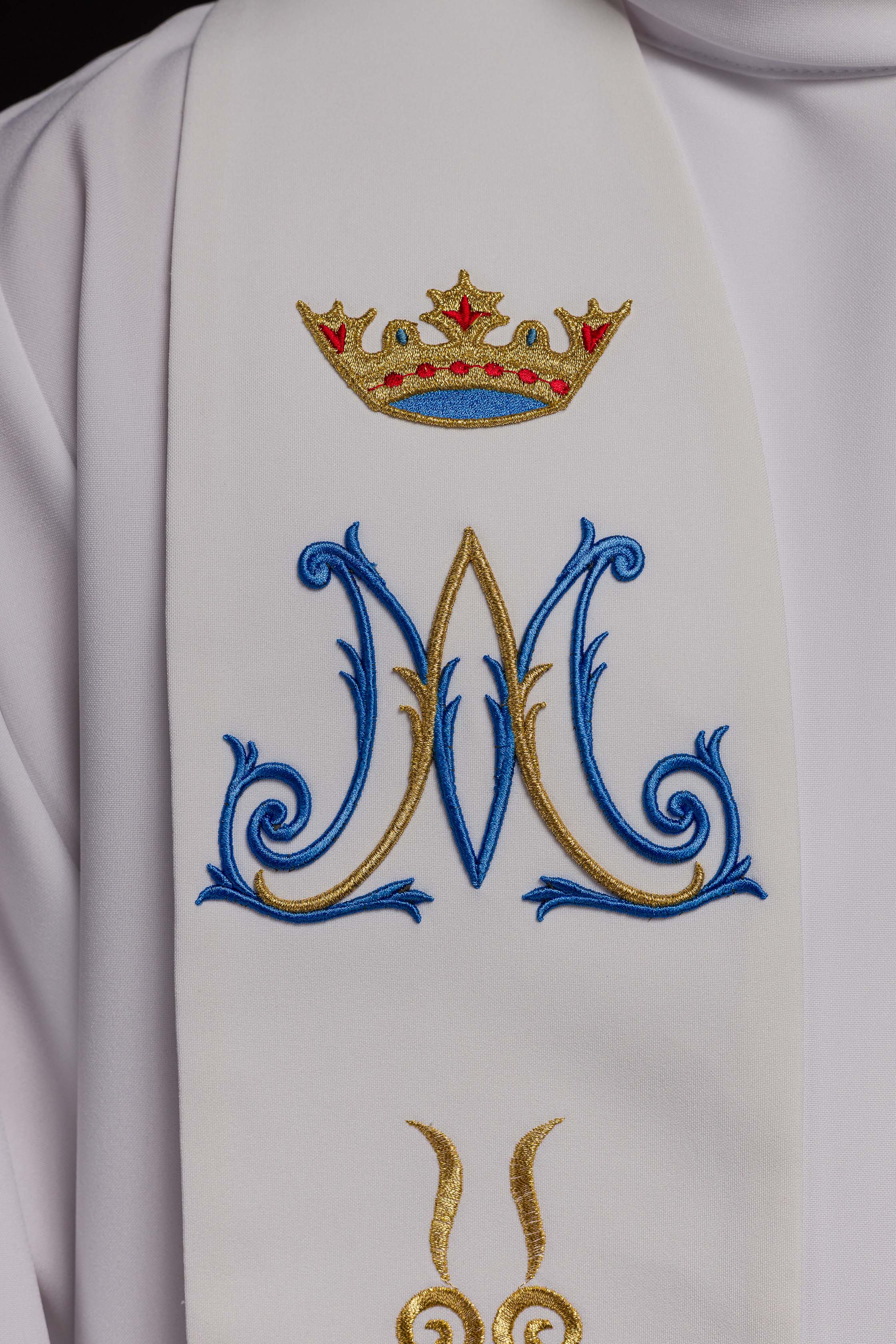 Embroidered white Marian priest's stole