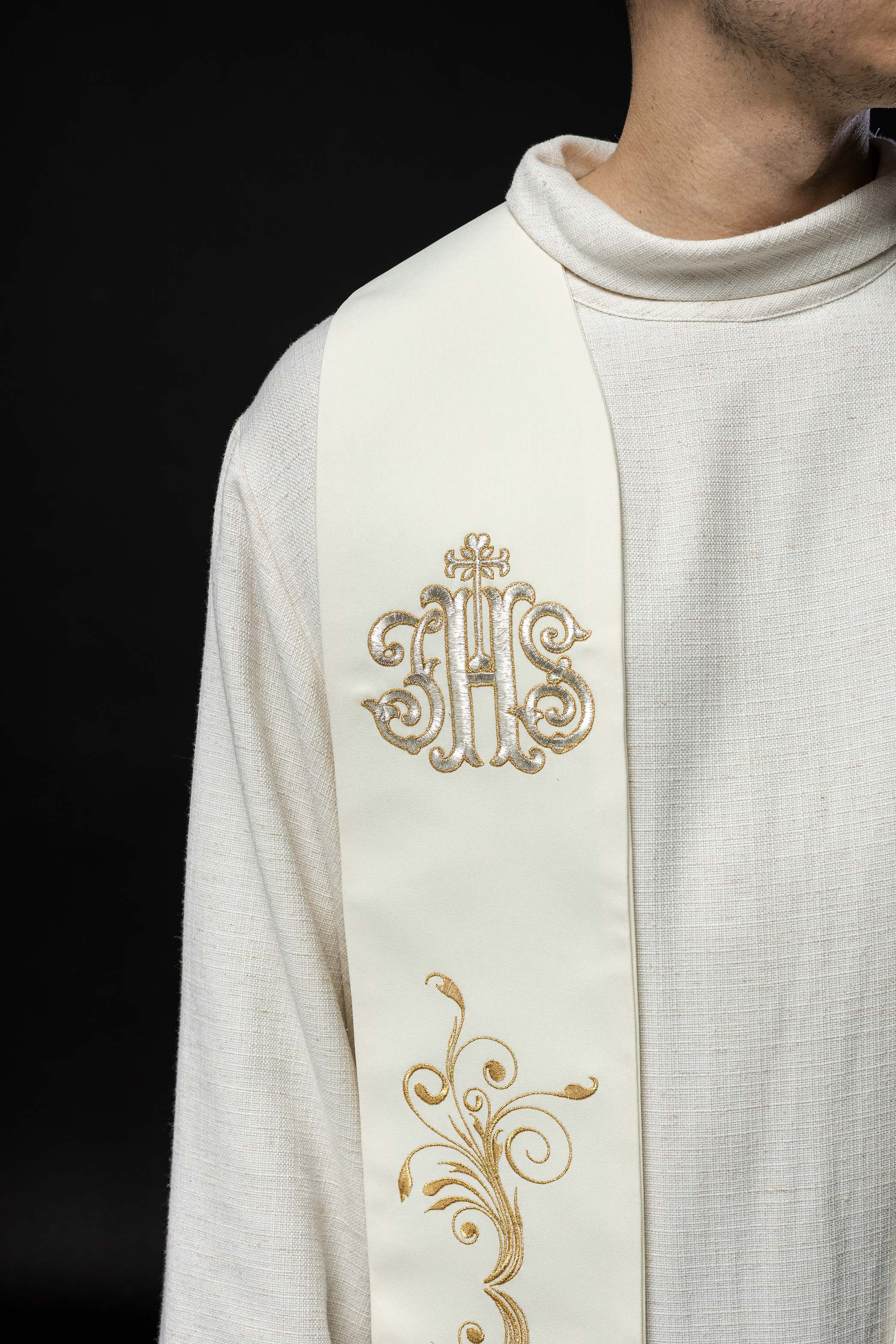 Embroidered stole decorated with IHS ecru