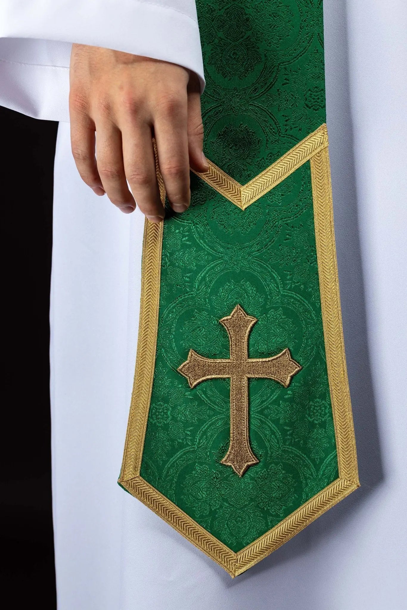 Estola Verde Jacquard com Cruz Bordada