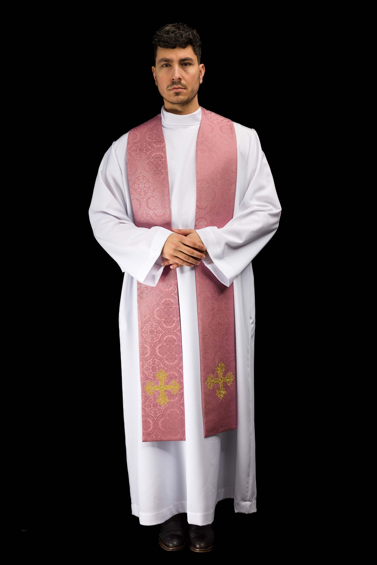 Stuła haftowana z motywem Krzyża różowa tkanina żakardowa - ORNATY.PL