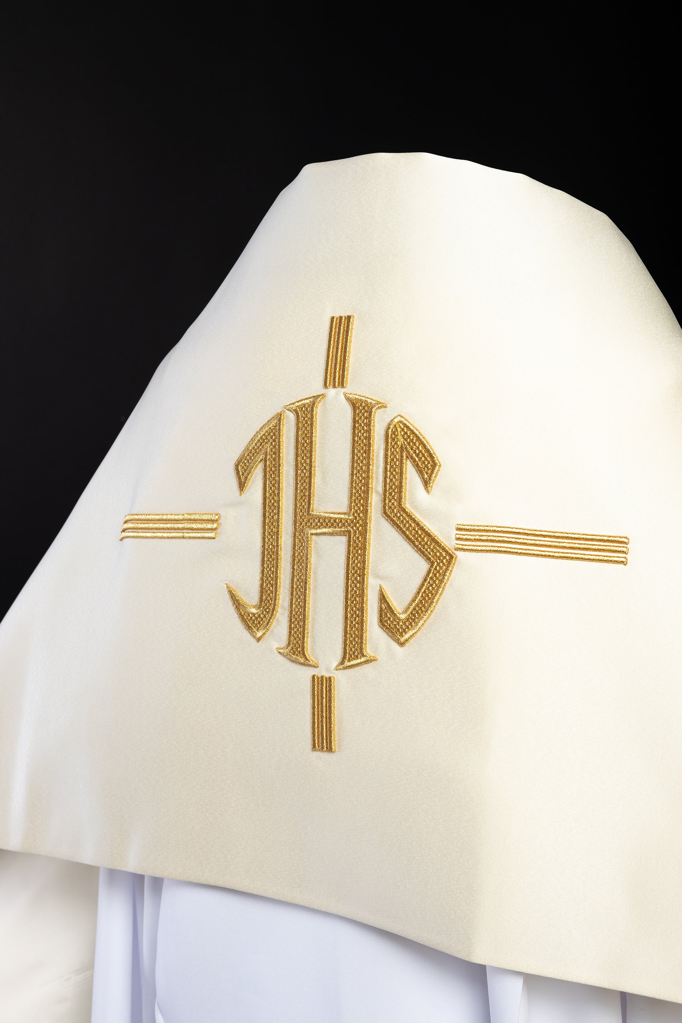 IHS embroidered veil ecru