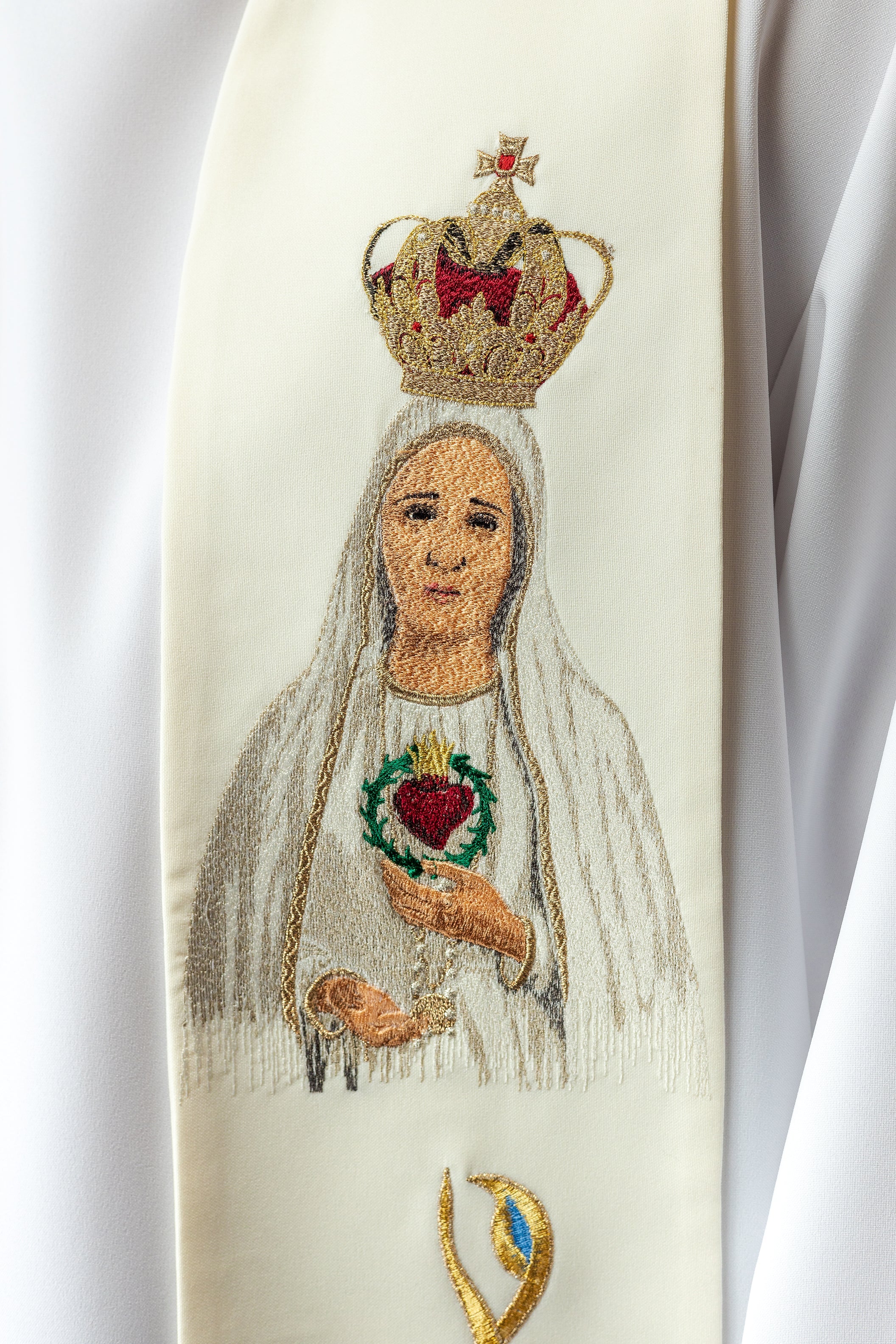 Embroidered Marian stole with the image of Our Lady of Fatima