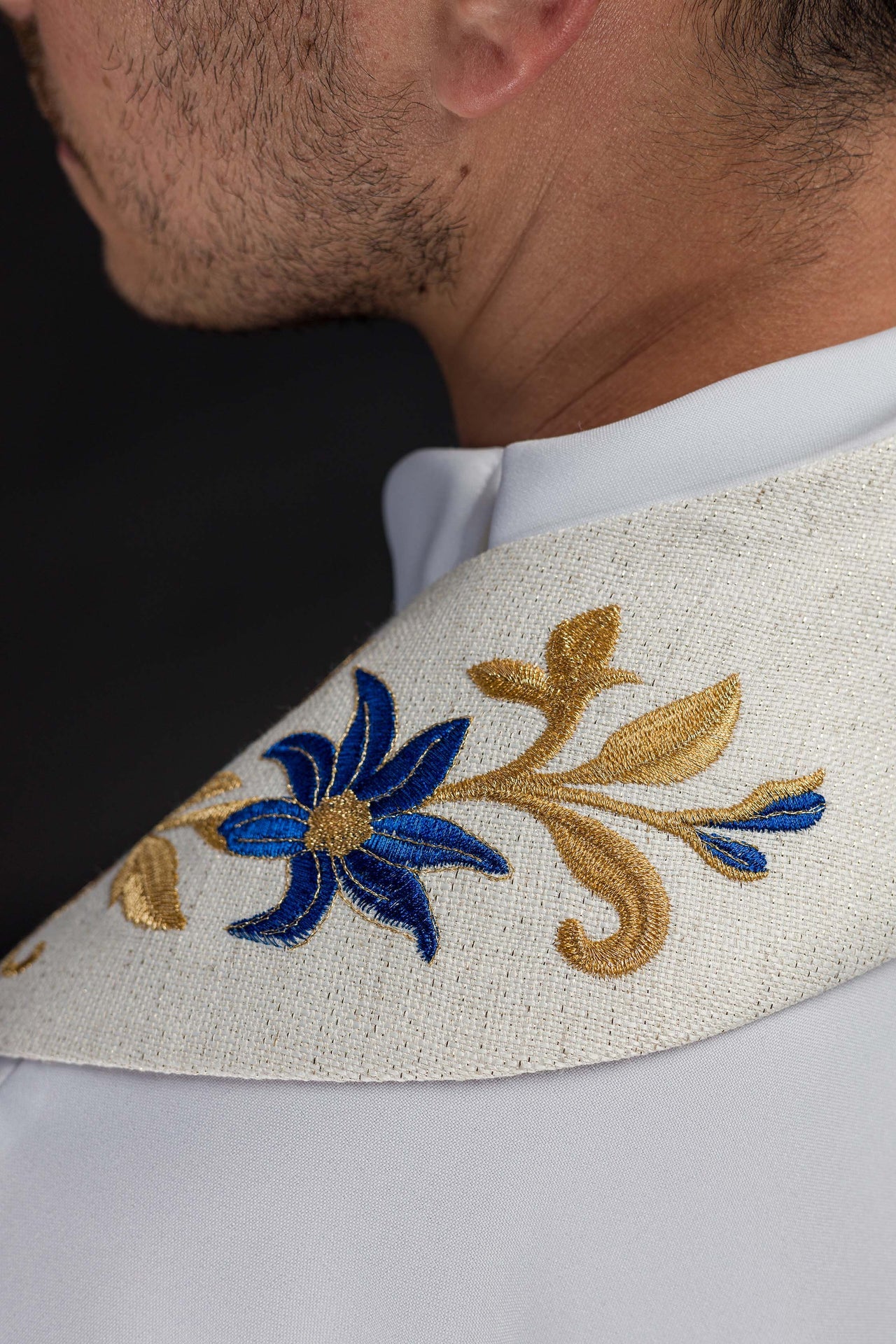 Stuła haftowana z symbolem Maryjnym - ORNATY.PL