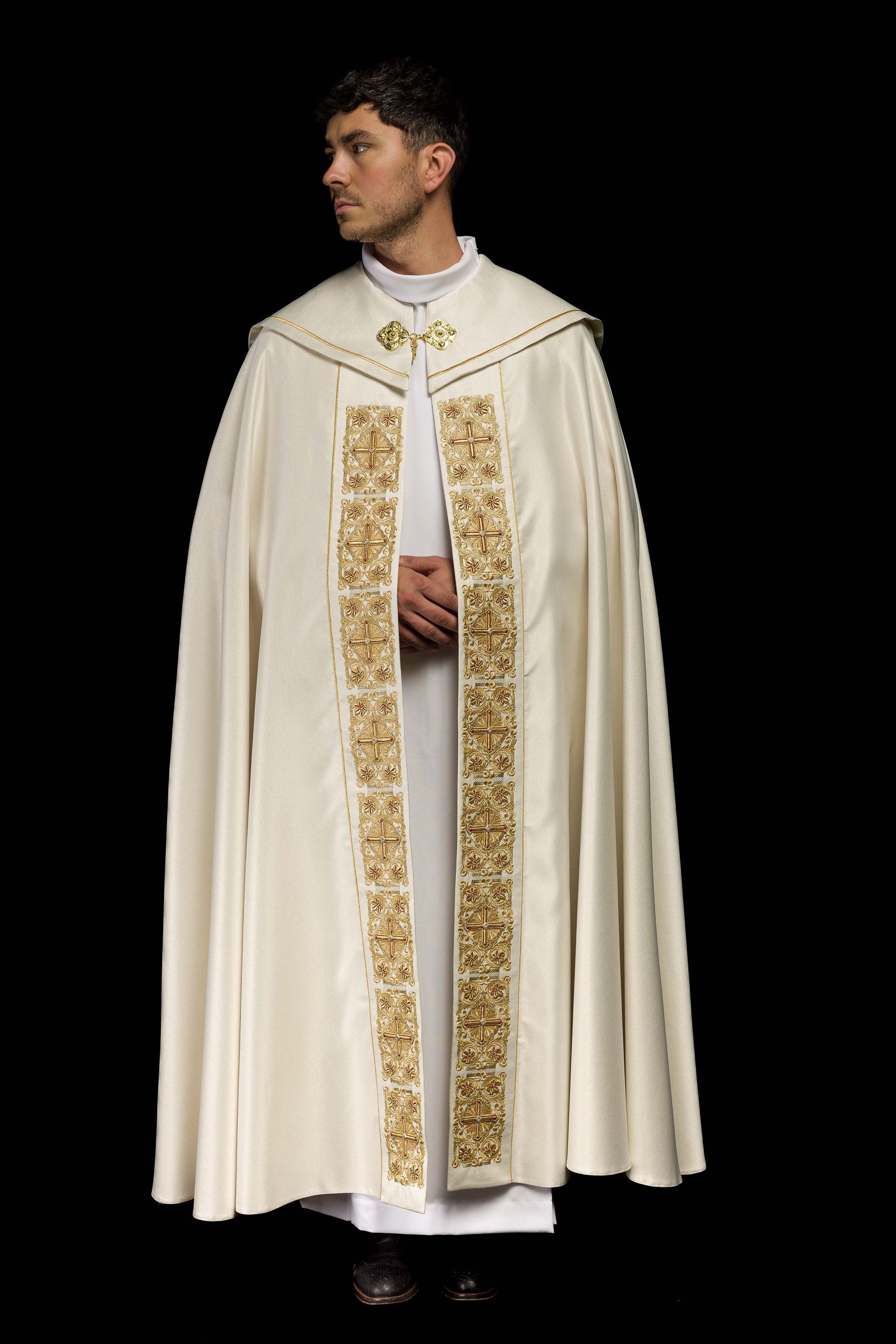 Liturgical cape with richly decorated belt 150 cm