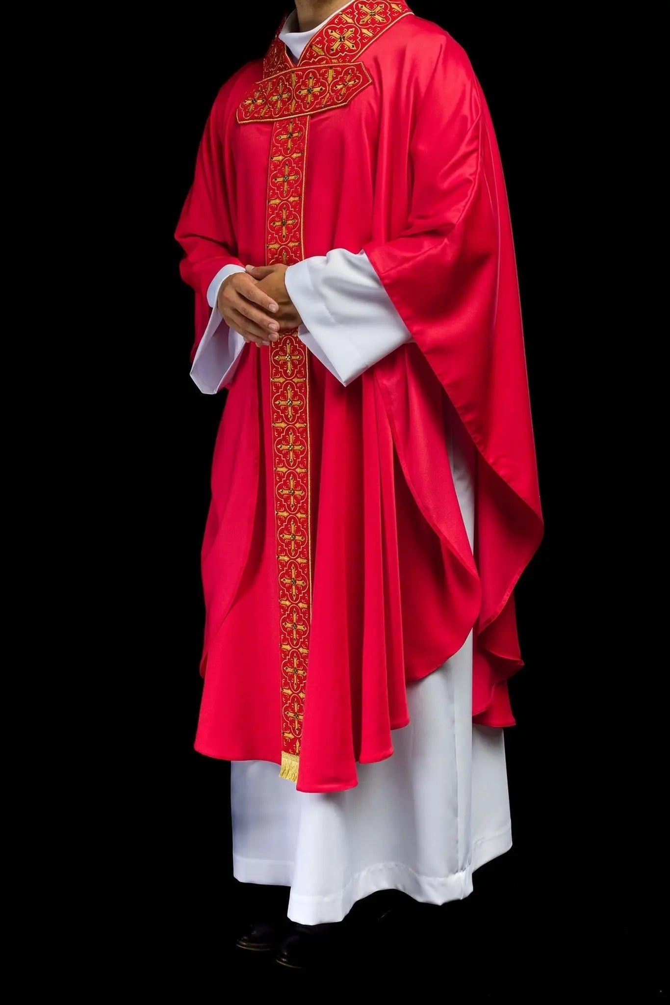 Chasuble richly embroidered decorated with red stones