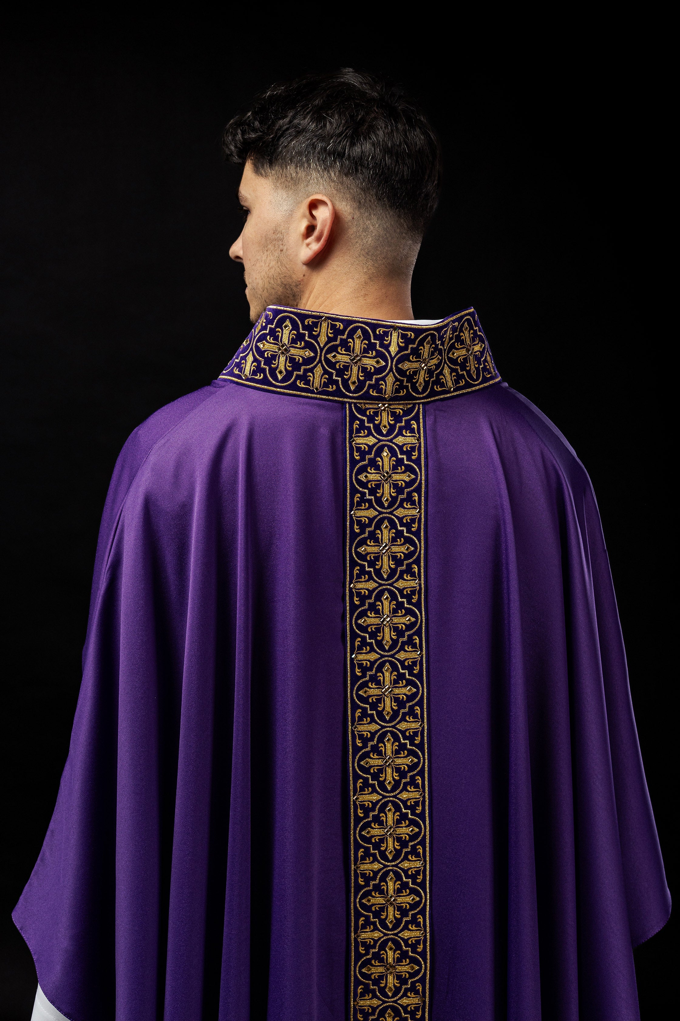 Purple chasuble decorated with five hundred decorative stones