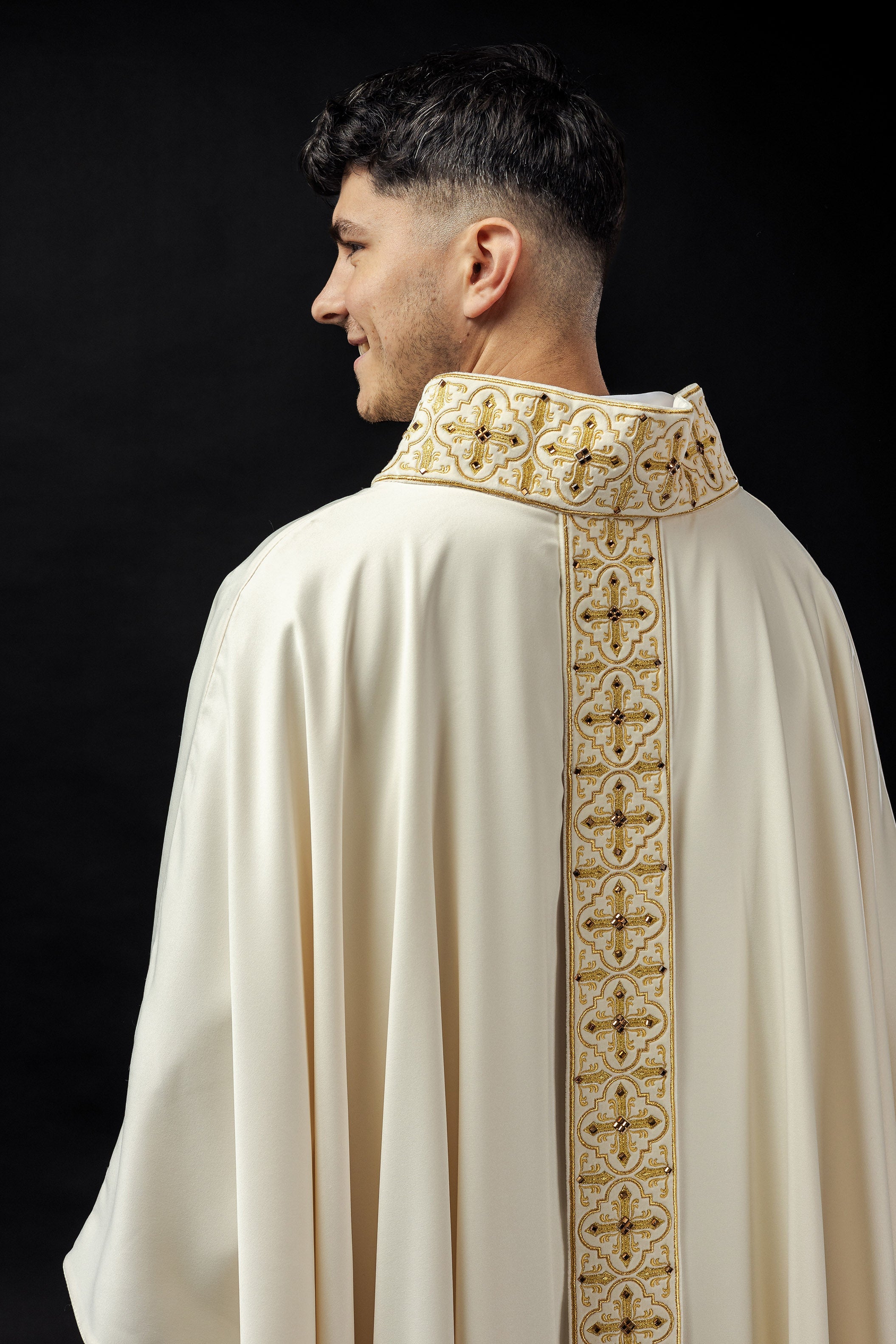 Embroidered chasuble with hanging belt 500 stones