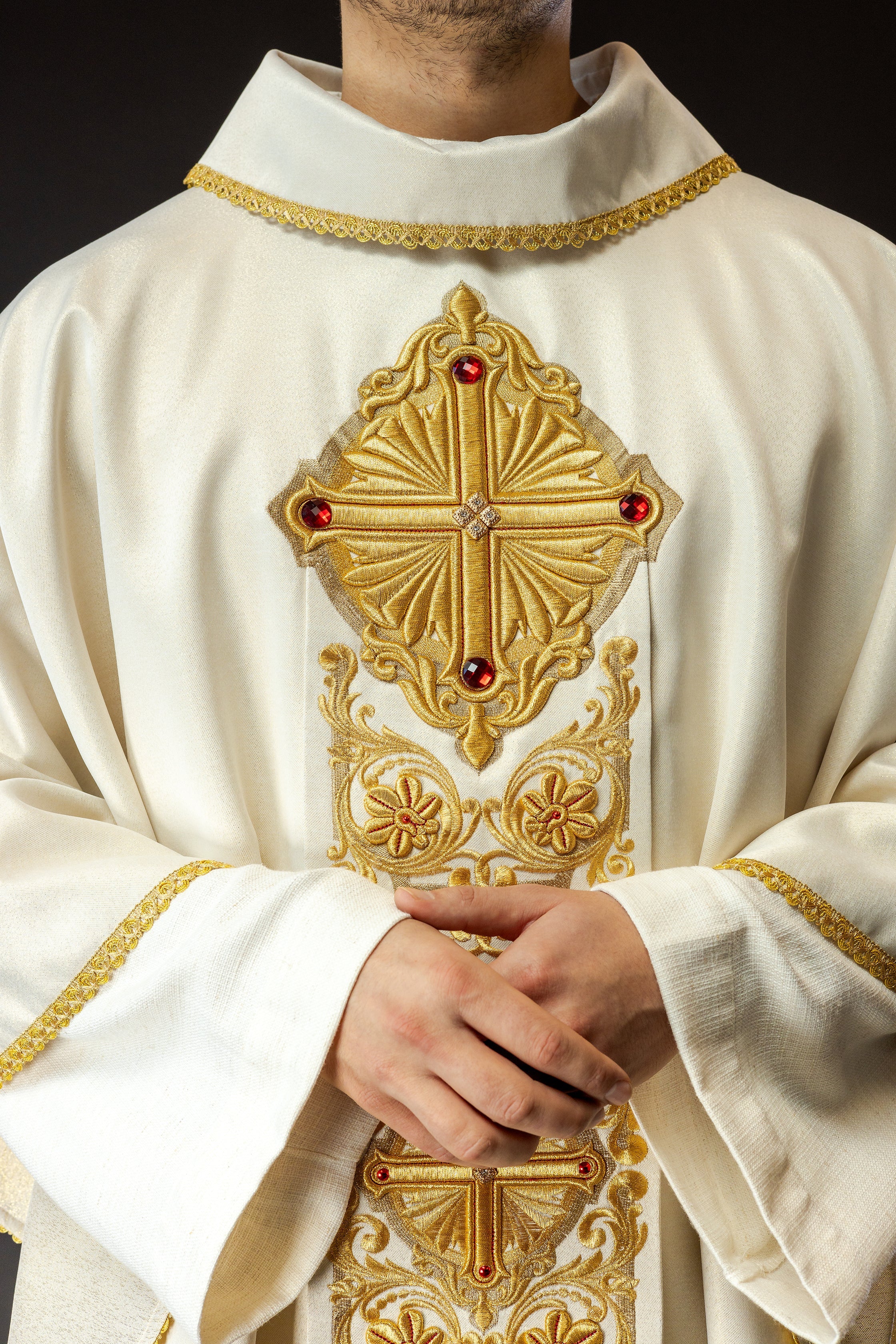 Gold chasuble richly embroidered decorated with stones