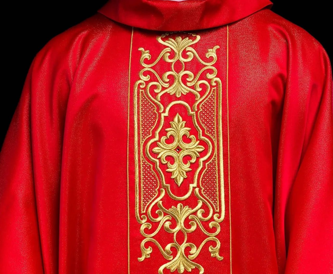 Red chasuble richly embroidered lustre