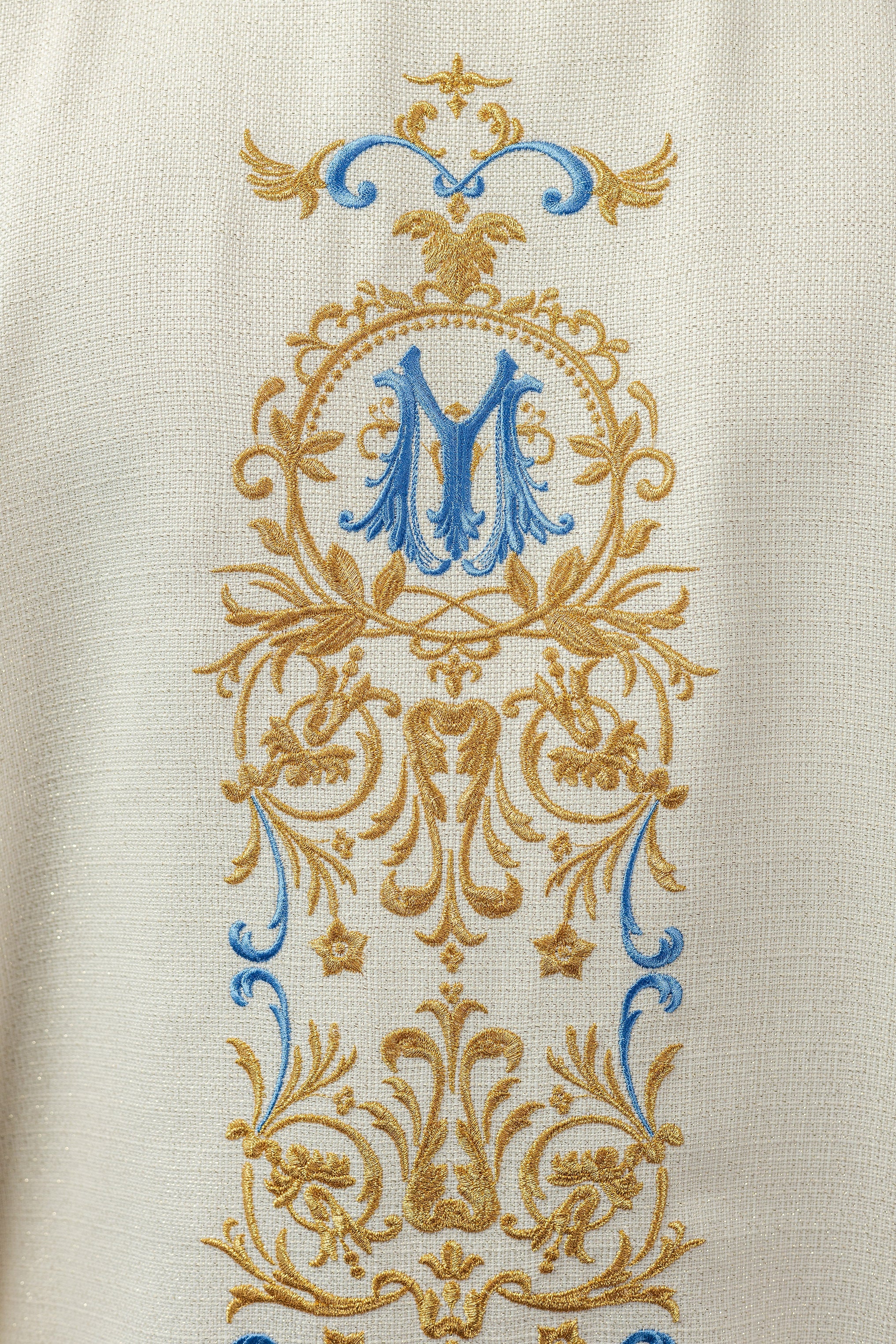 Chasuble in shiny fabric decorated with beads