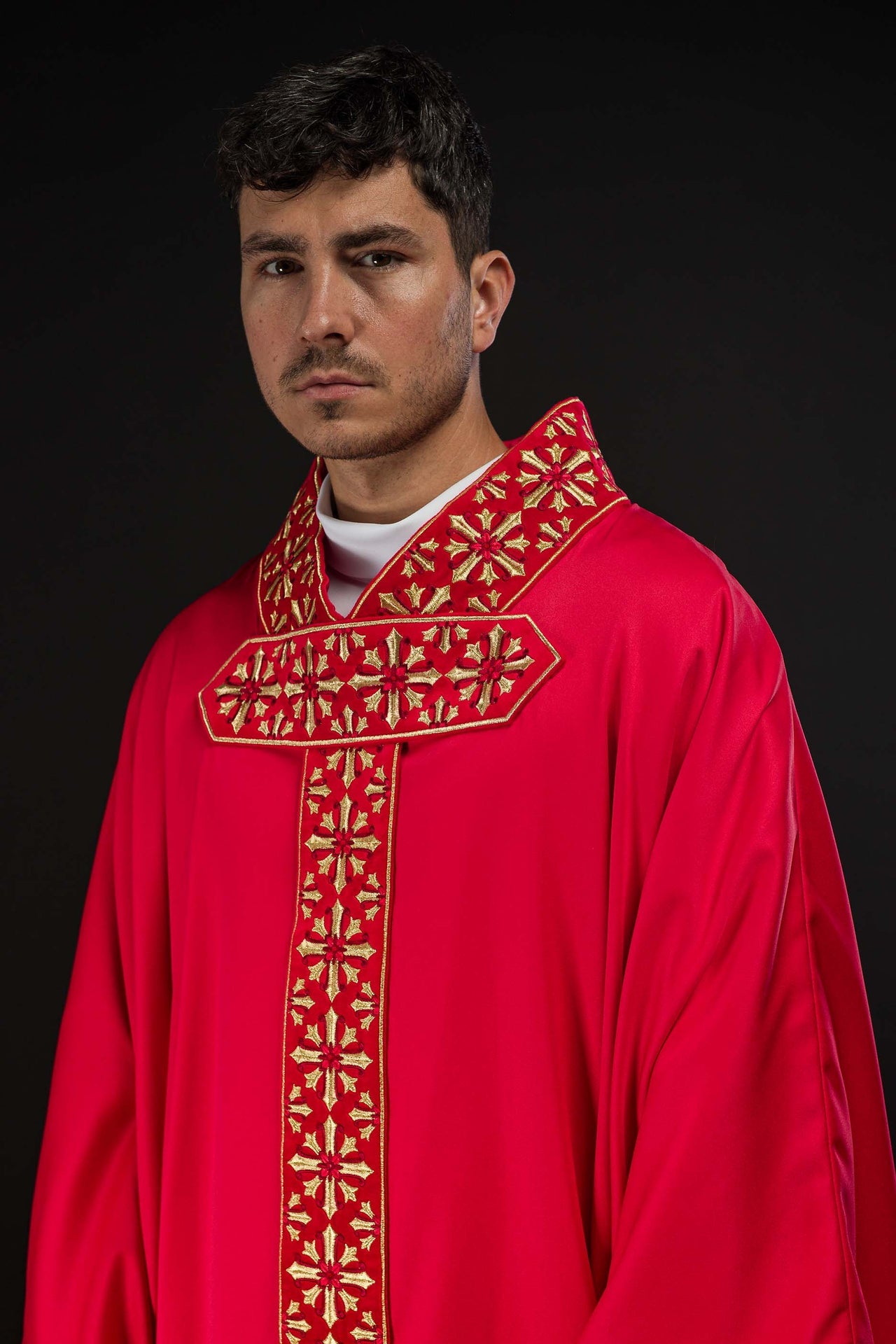 Chasuble with brilliant red embroidery