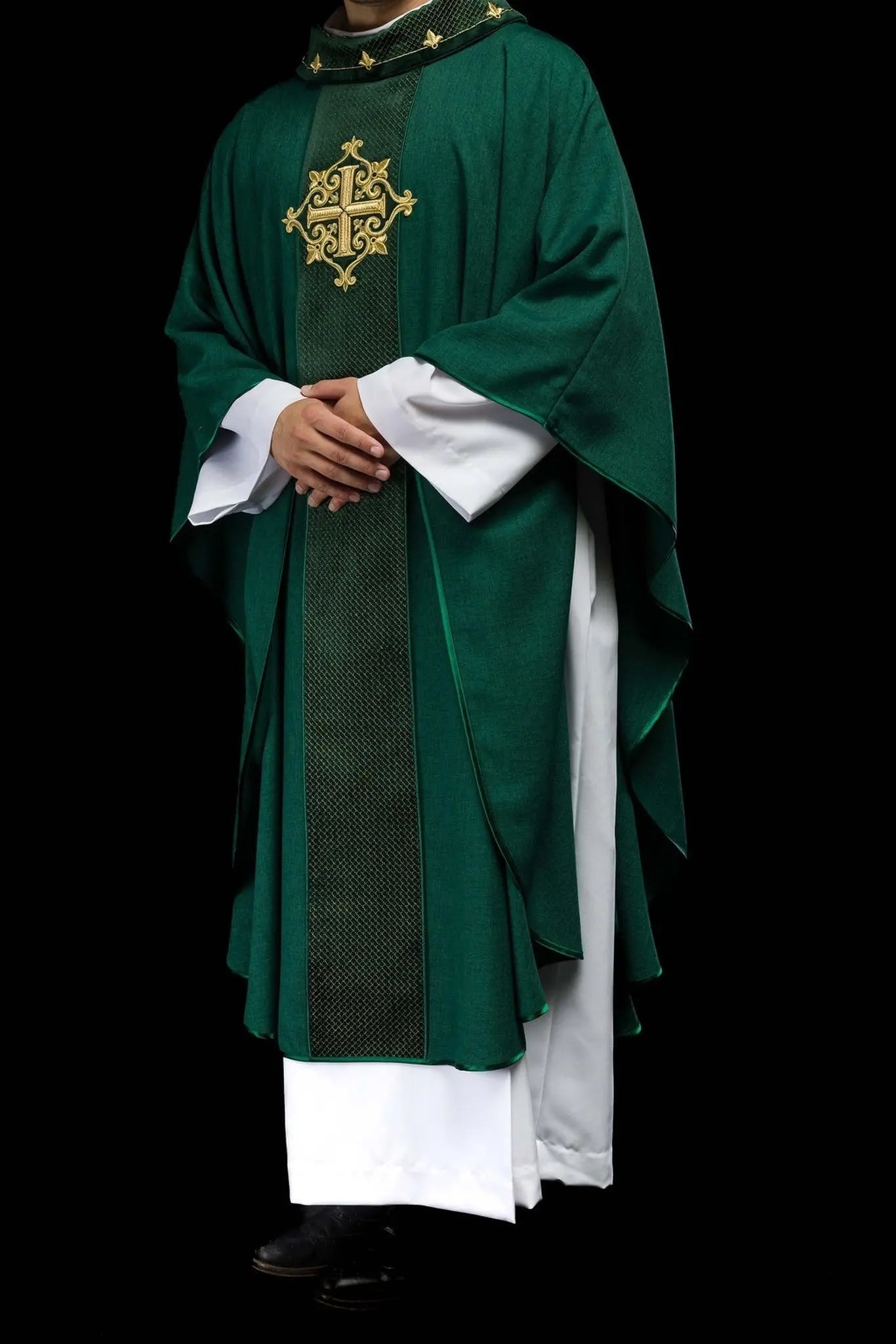 Chasuble embroidered on velvet with the symbol of the Green Cross