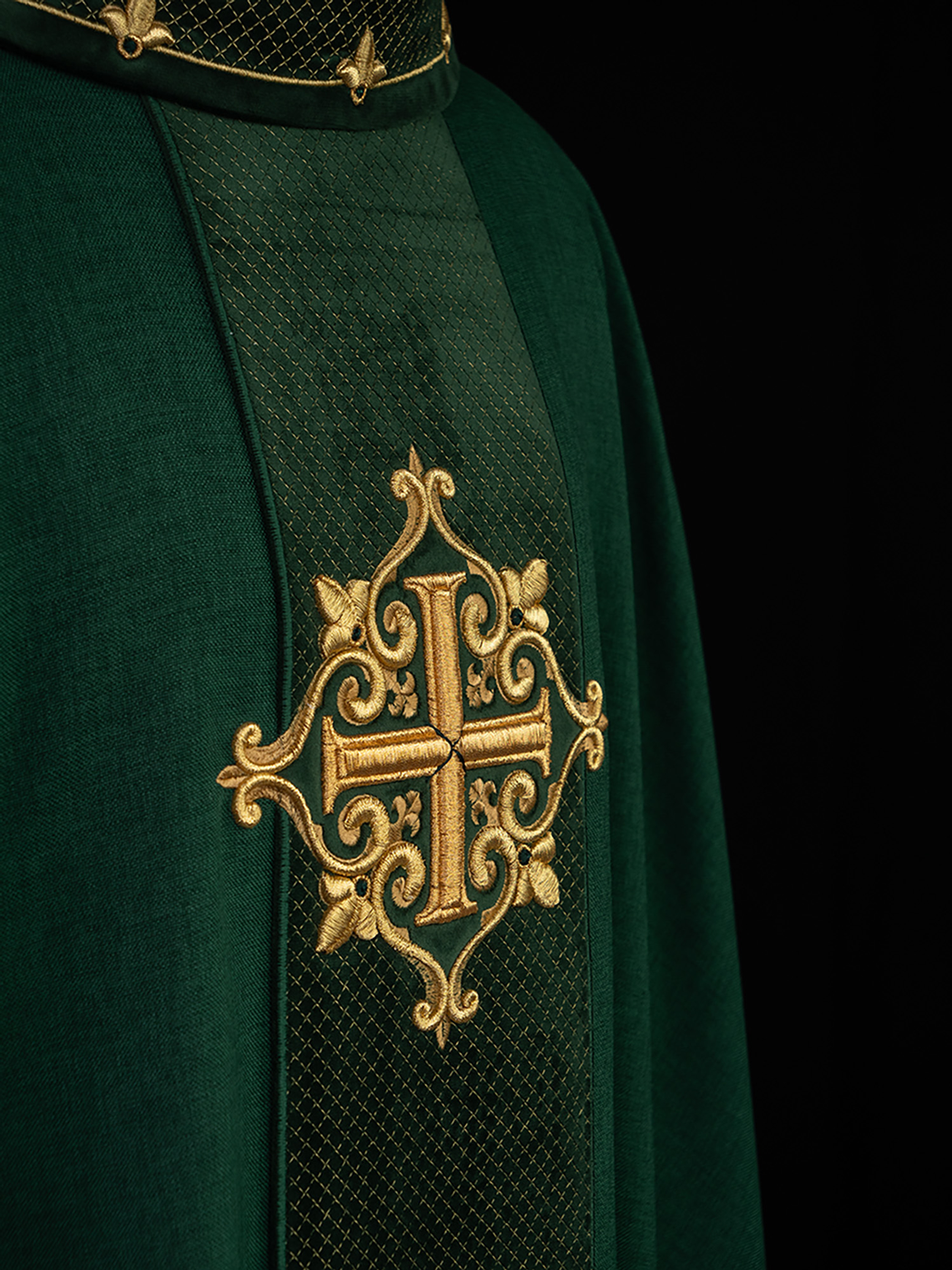 Chasuble embroidered on velvet with the symbol of the Green Cross