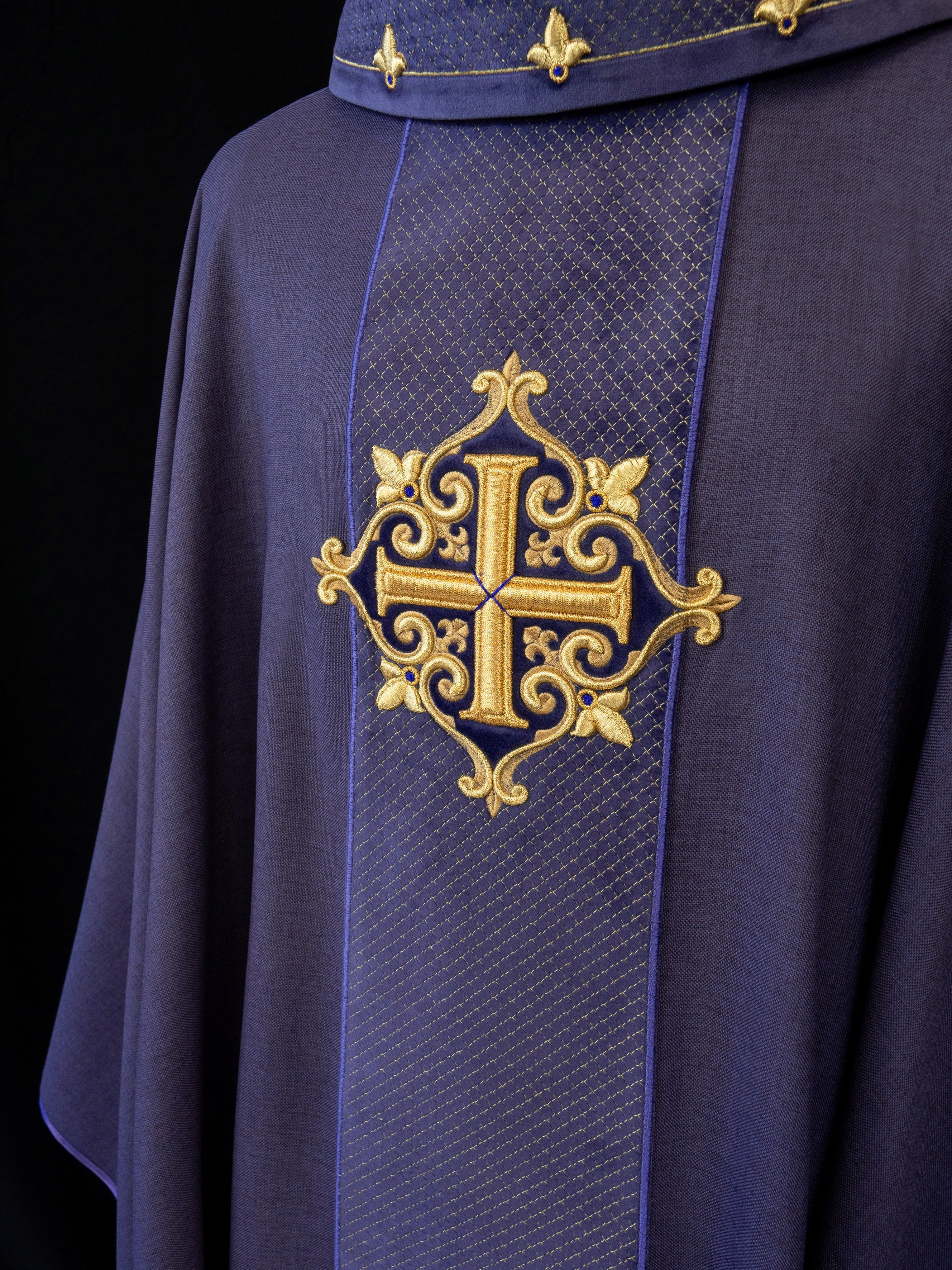 Chasuble embroidered on velvet with the symbol of the Purple Cross