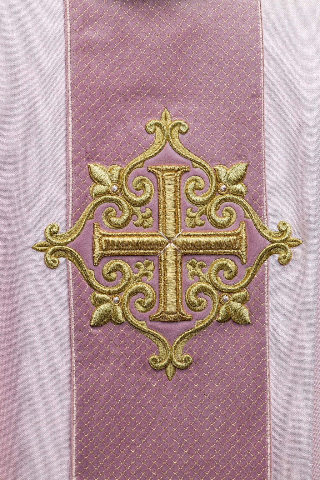 Chasuble embroidered on velvet with the symbol Cross Pink
