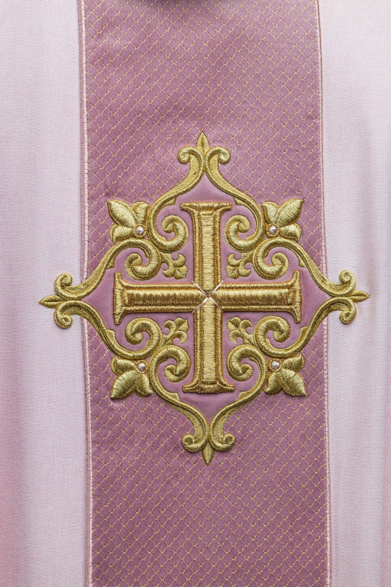Chasuble embroidered on velvet with the symbol Cross Pink