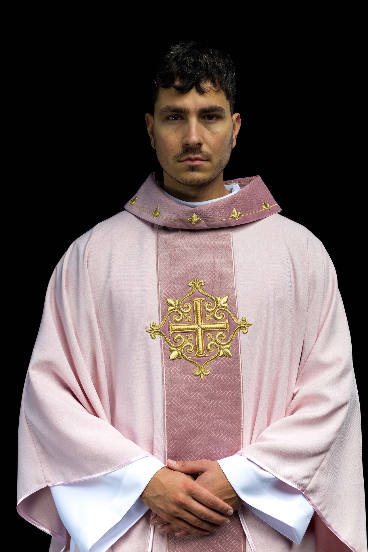 Chasuble embroidered on velvet with the symbol Cross Pink
