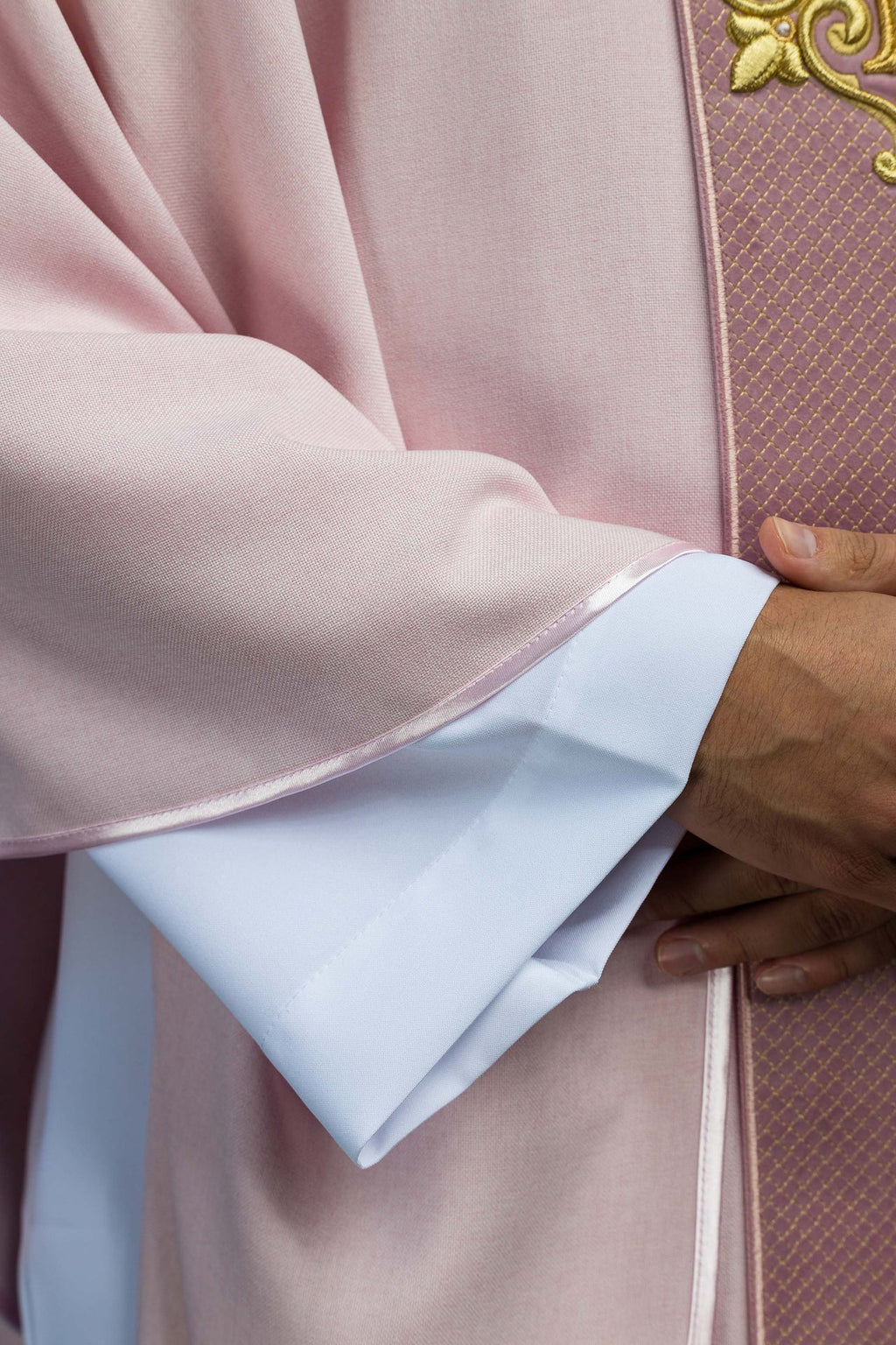 Chasuble embroidered on velvet with the symbol Cross Pink