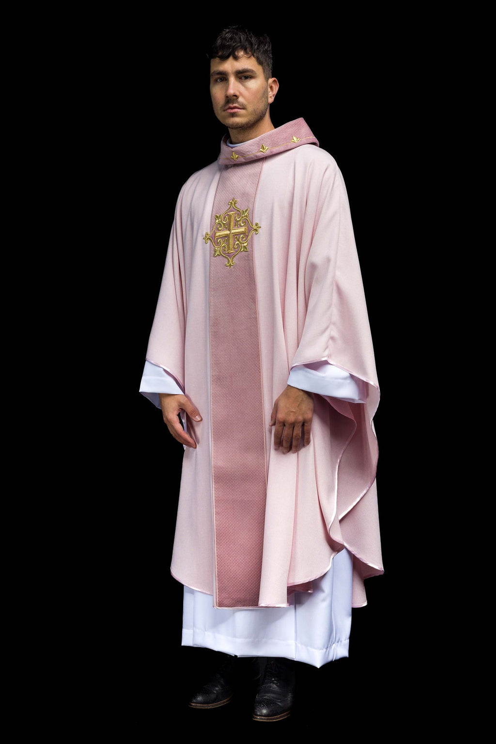 Chasuble embroidered on velvet with the symbol Cross Pink