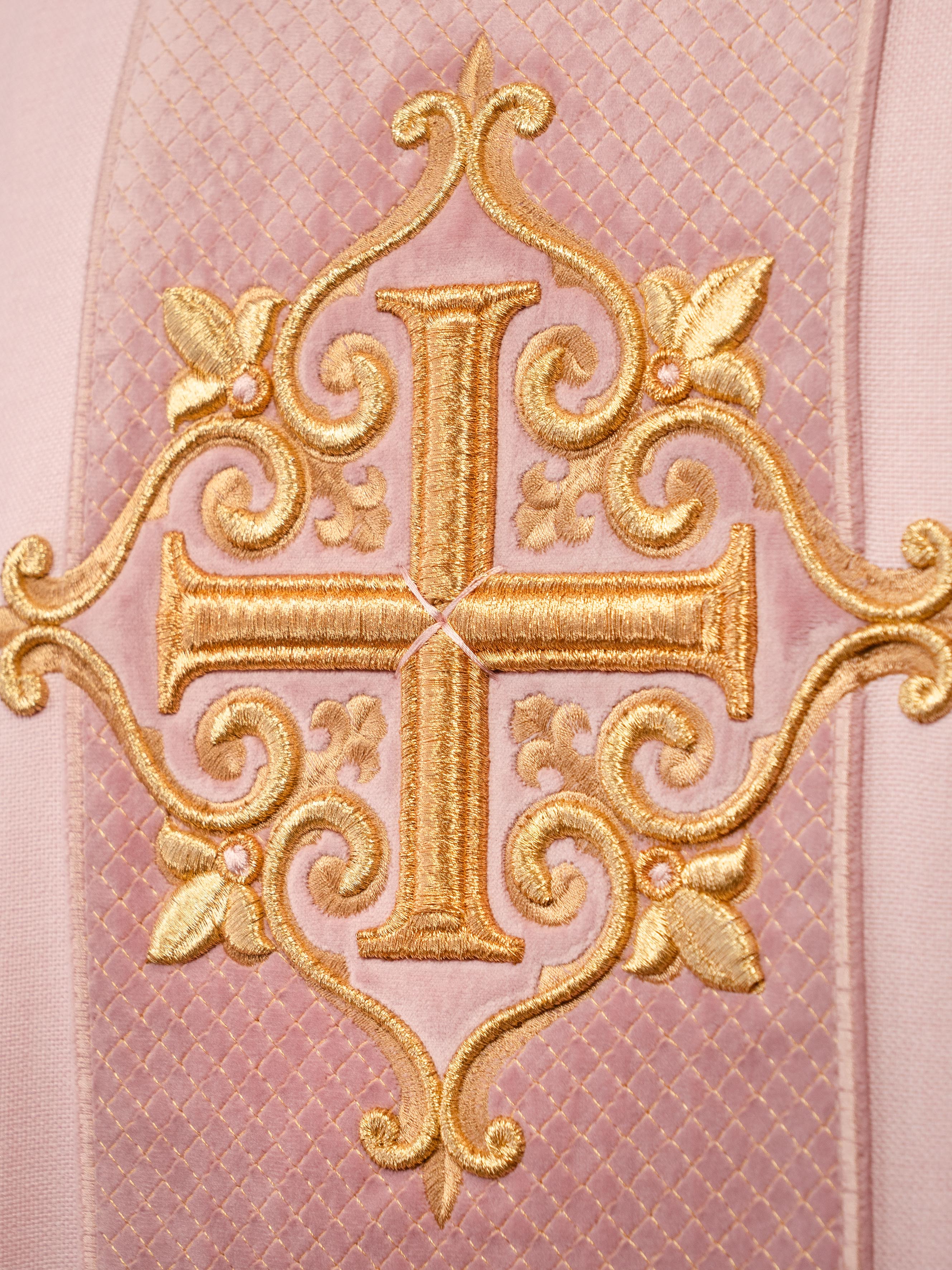 Chasuble embroidered on velvet with the symbol Cross Pink