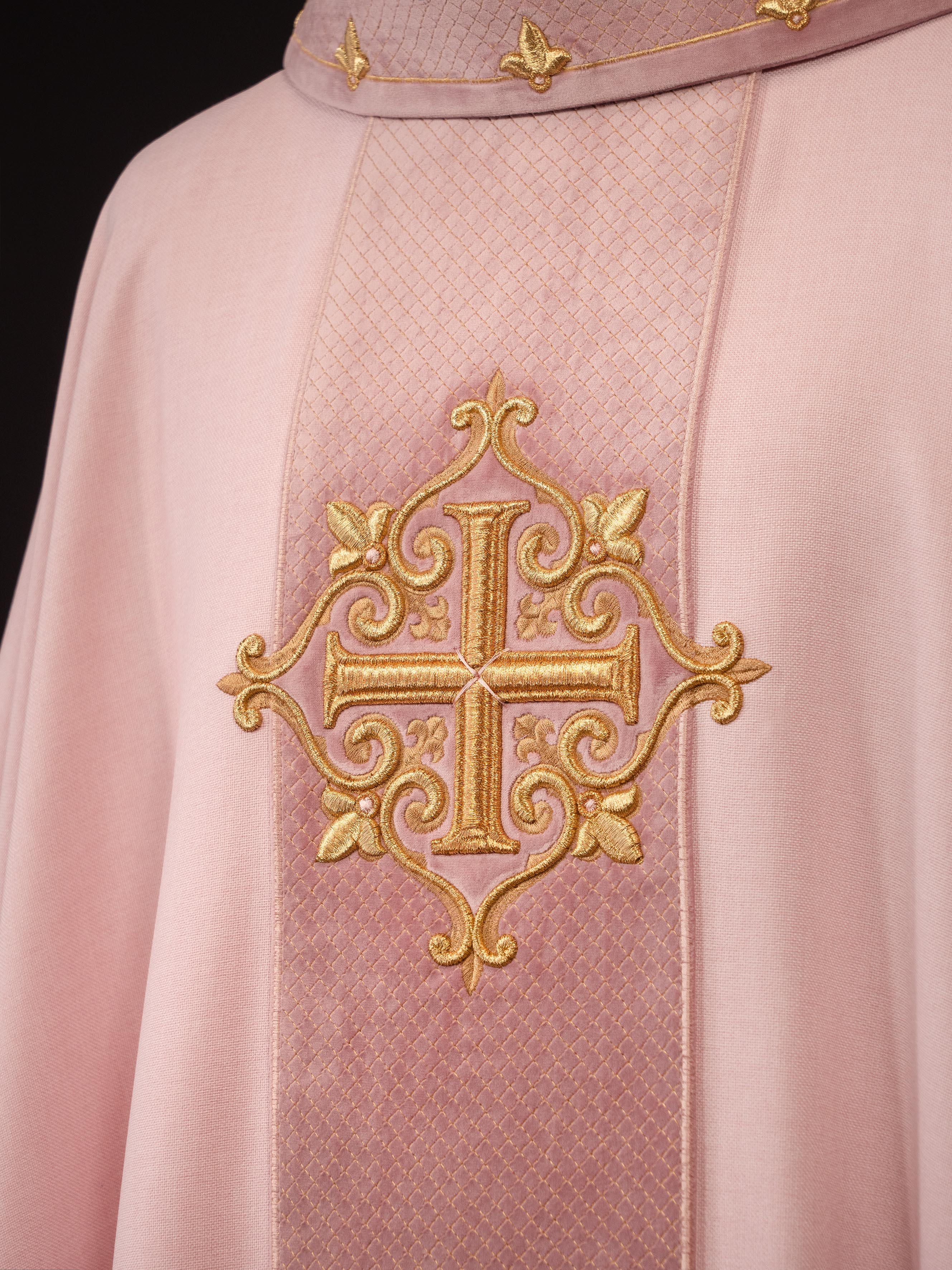 Chasuble embroidered on velvet with the symbol Cross Pink