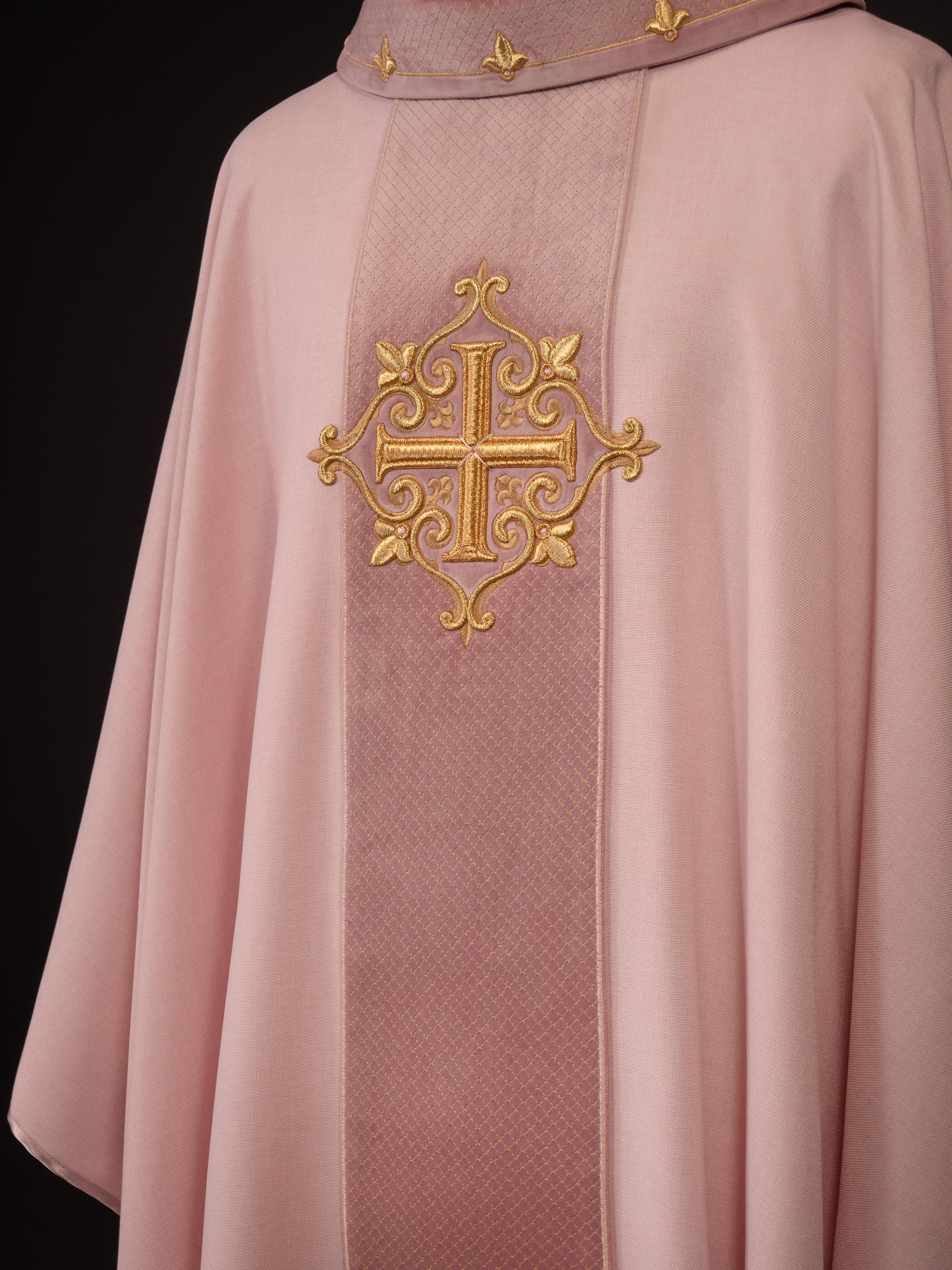 Chasuble embroidered on velvet with the symbol Cross Pink