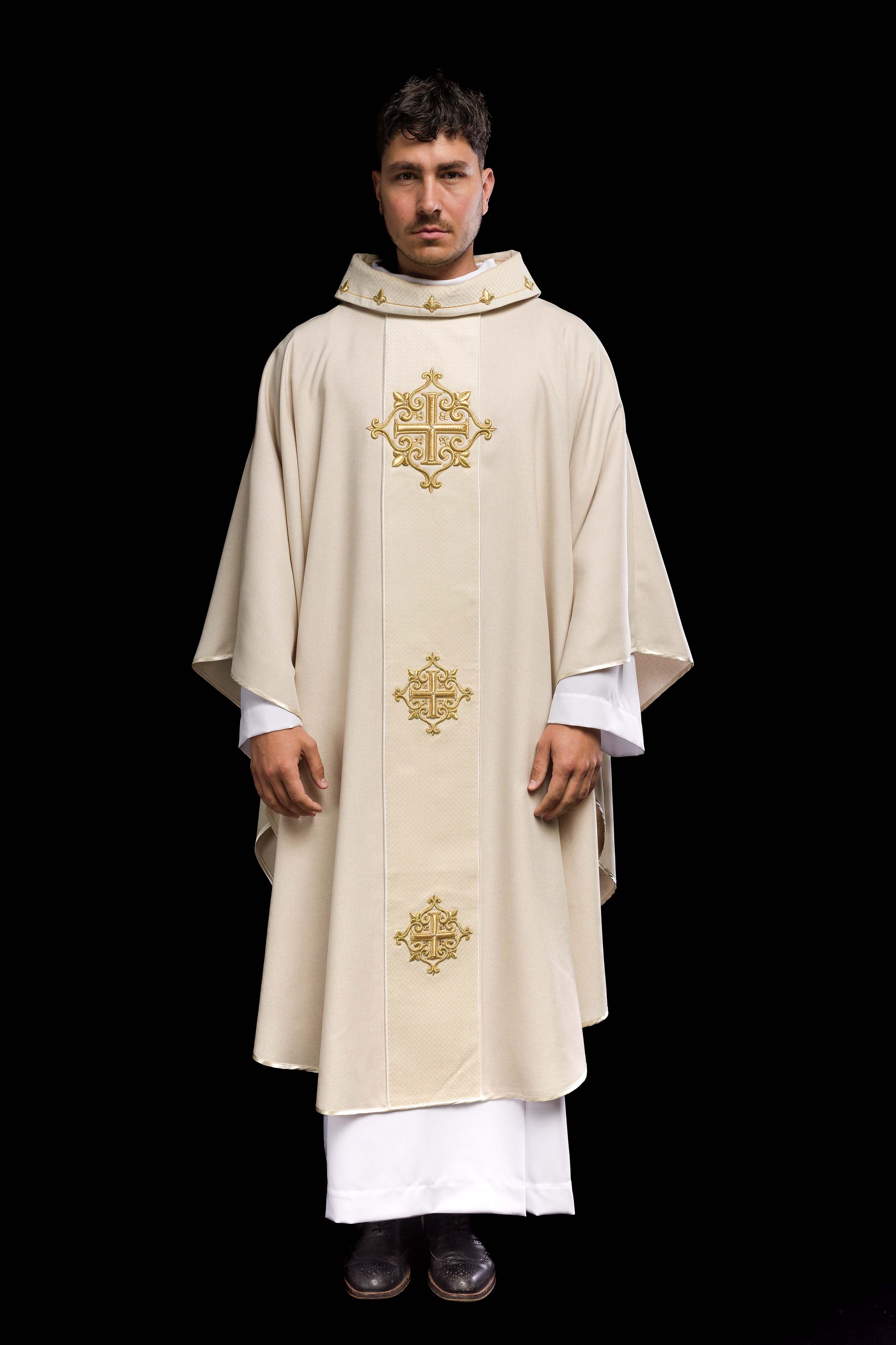 Chasuble with ecru velvet belt and cross embroidery