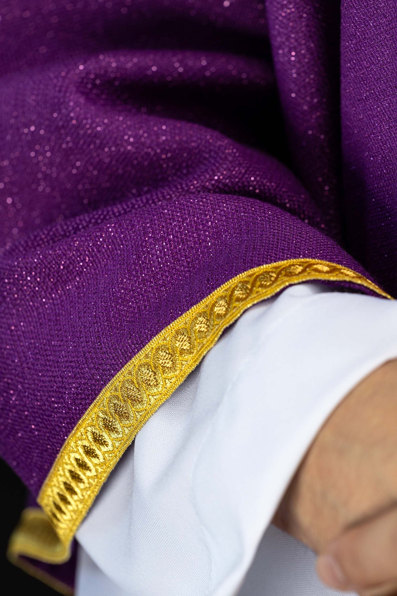 Haftowany pas na ornat w zestawie z ornatem fioletowy - ORNATY.PL