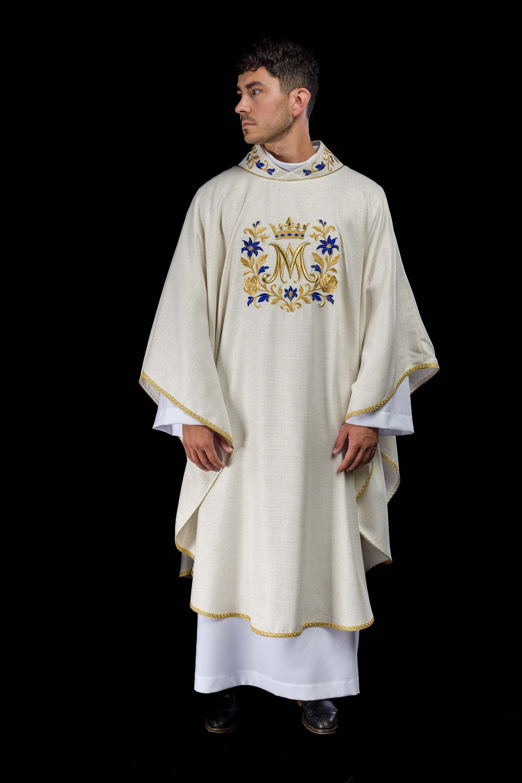 Ornat haftowany z motywem Maryjnym ecru