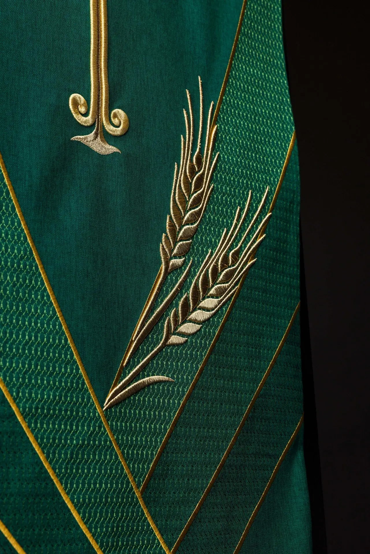 Green Lectern Cover with PAX Symbol and Wheat Embroidery