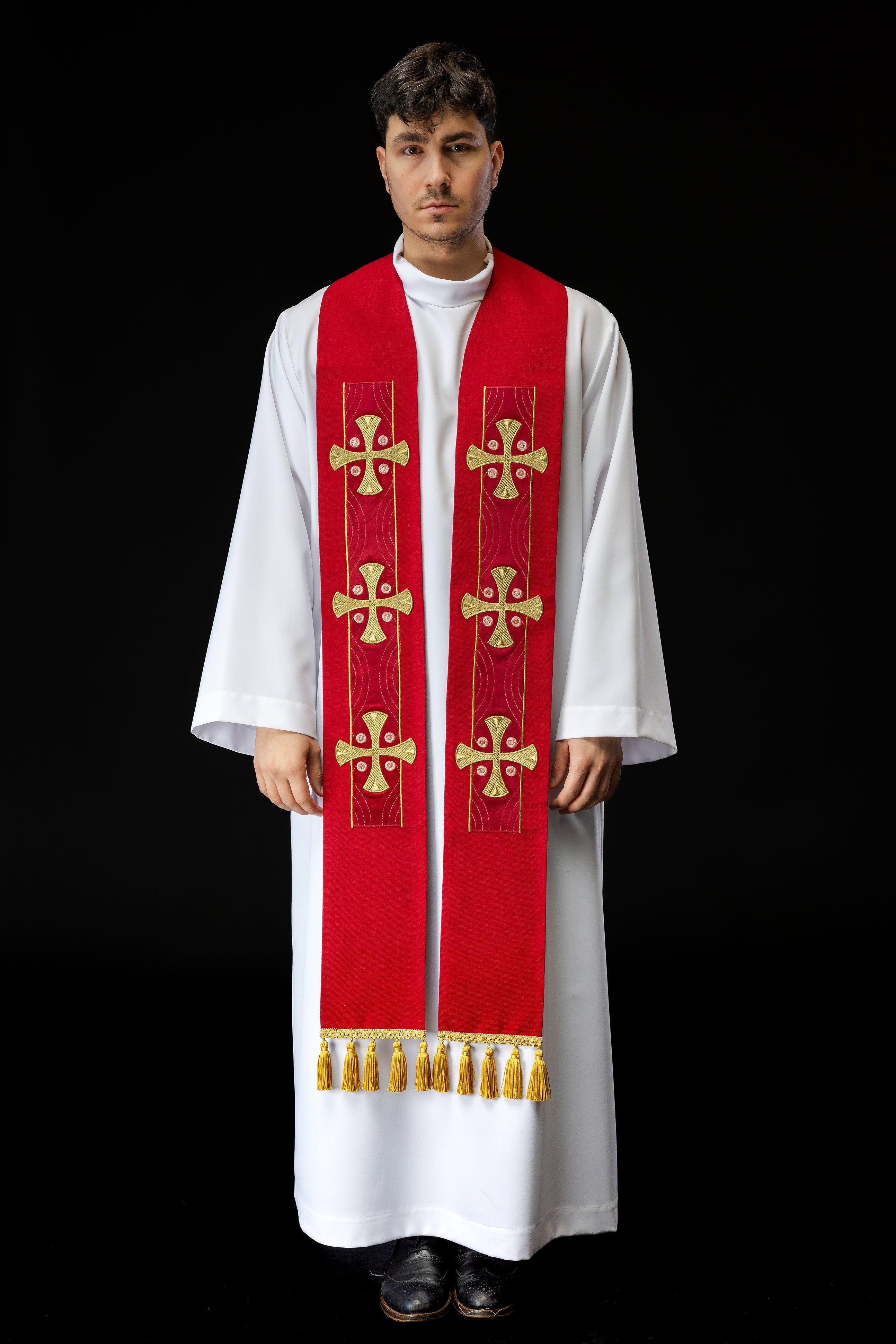 Embroidered stole with crosses red