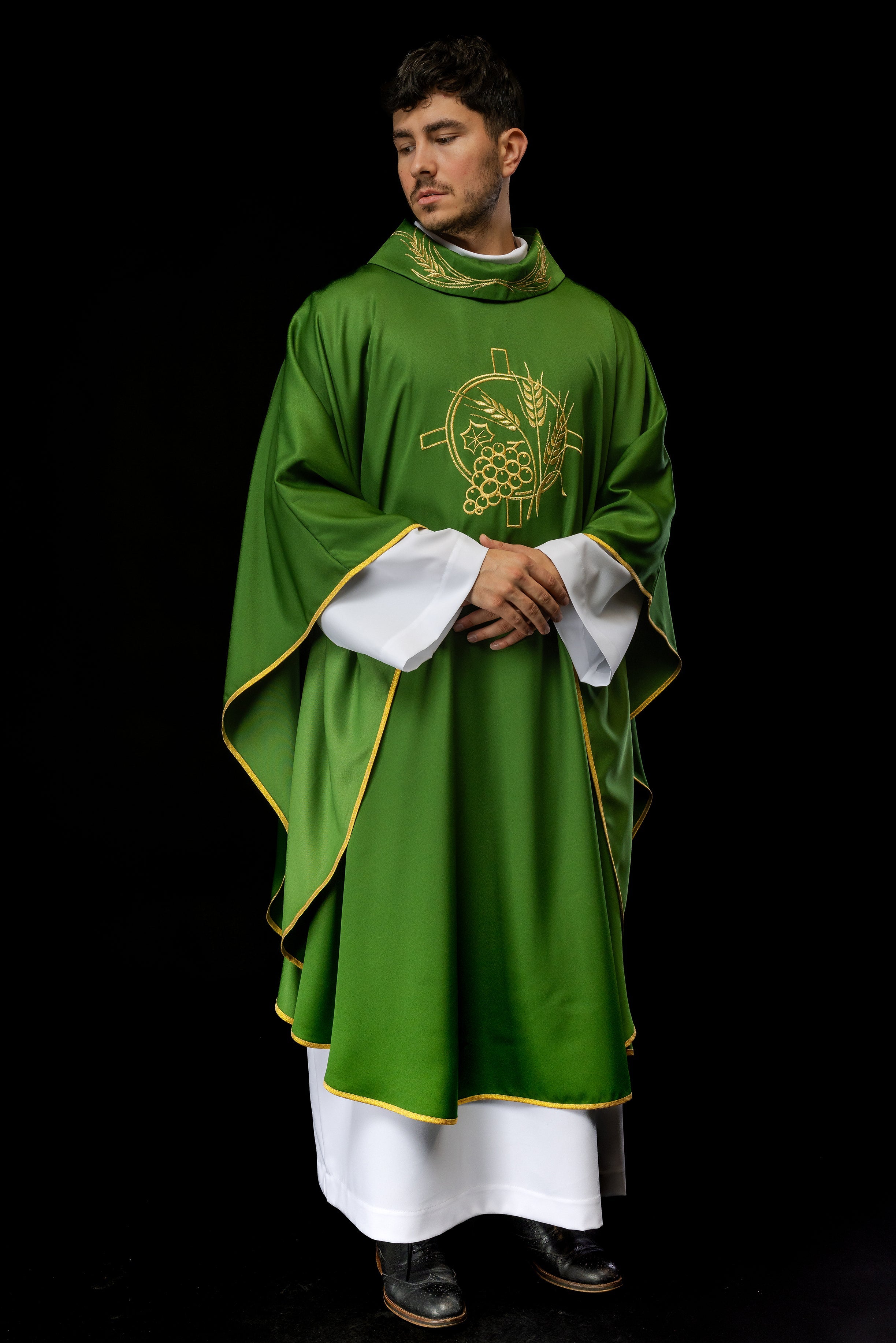 Chasuble with embroidered cross and ear motifs in green