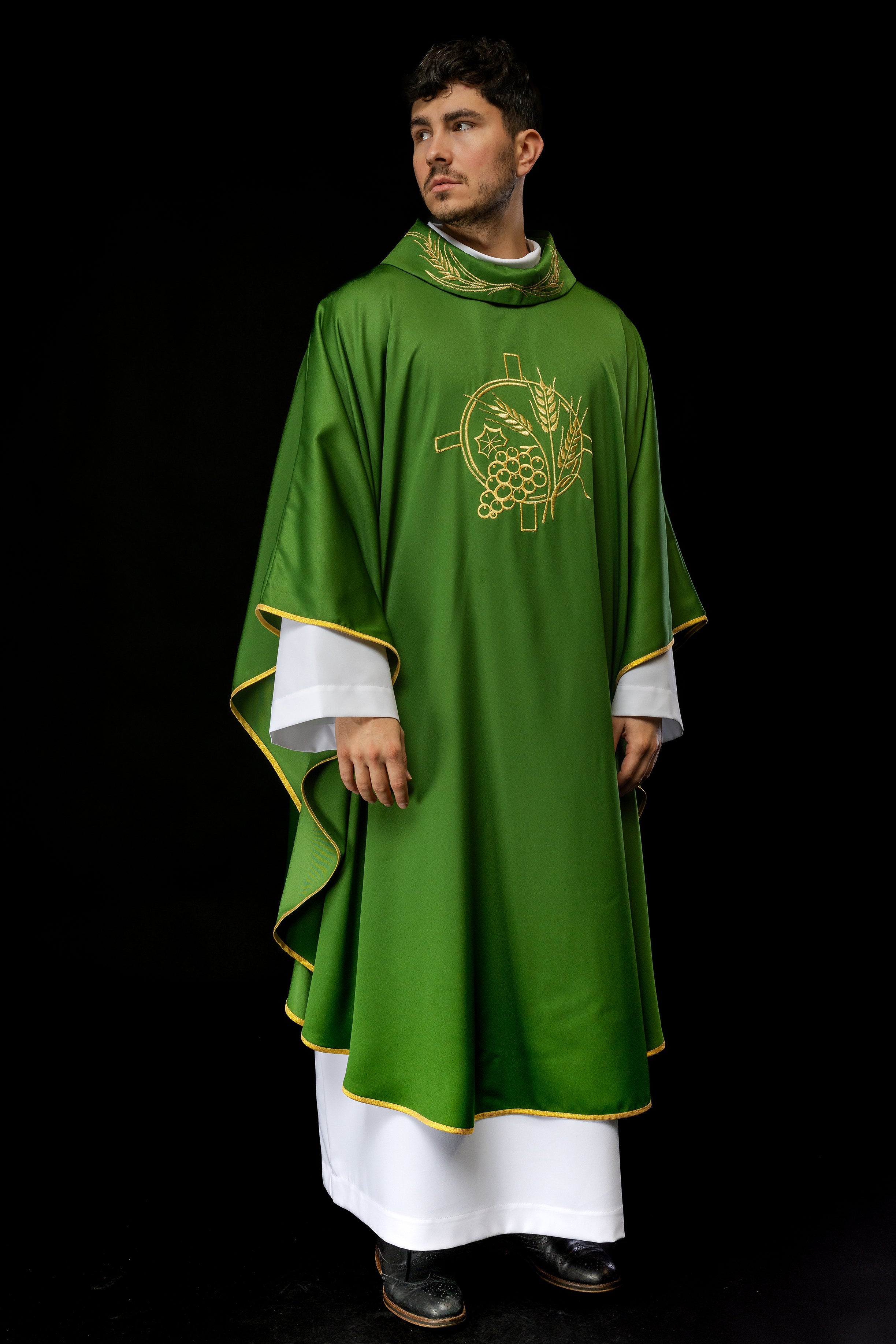 Chasuble with embroidered cross and ear motifs in green