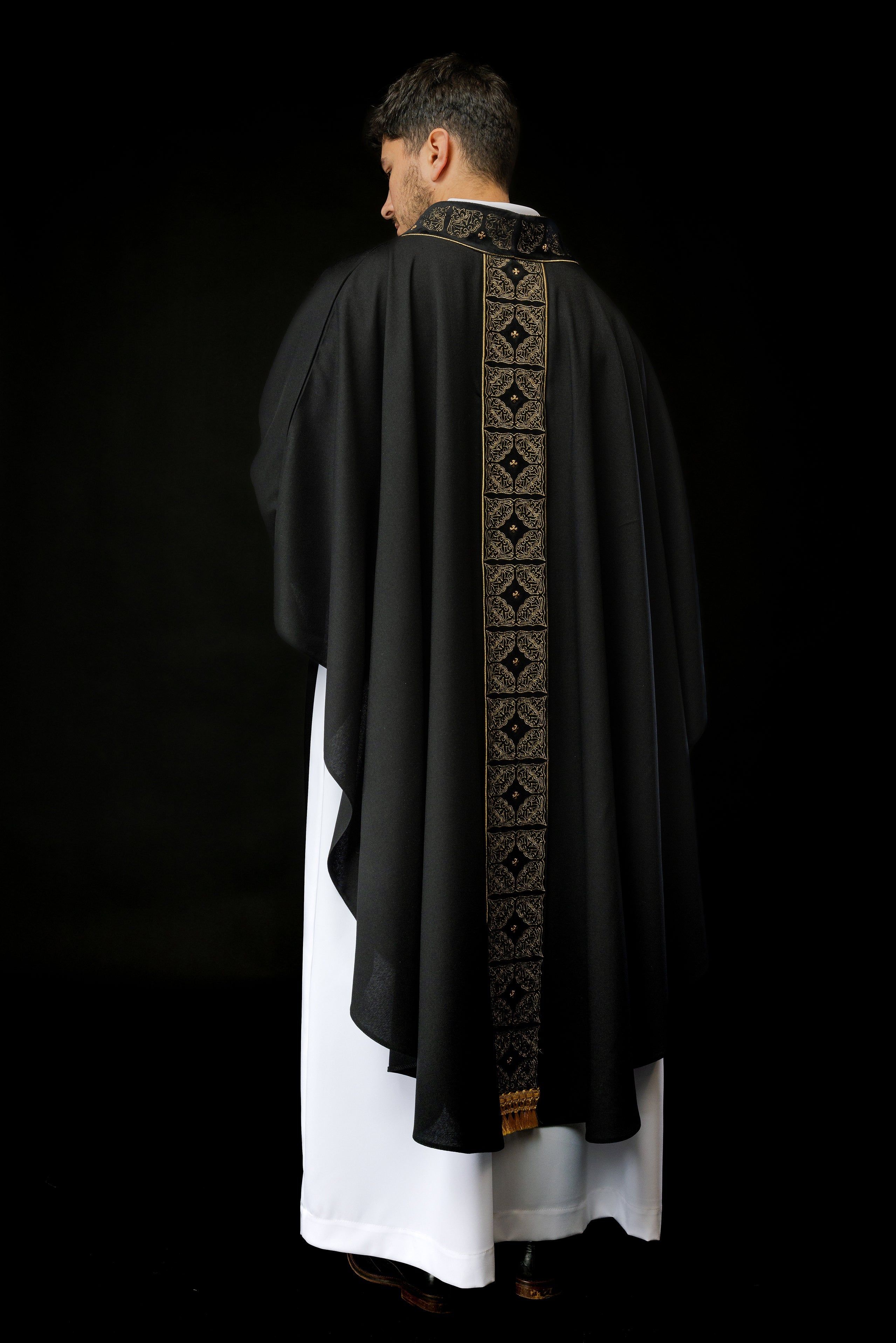 Chasuble with richly embroidered belt and collar in black