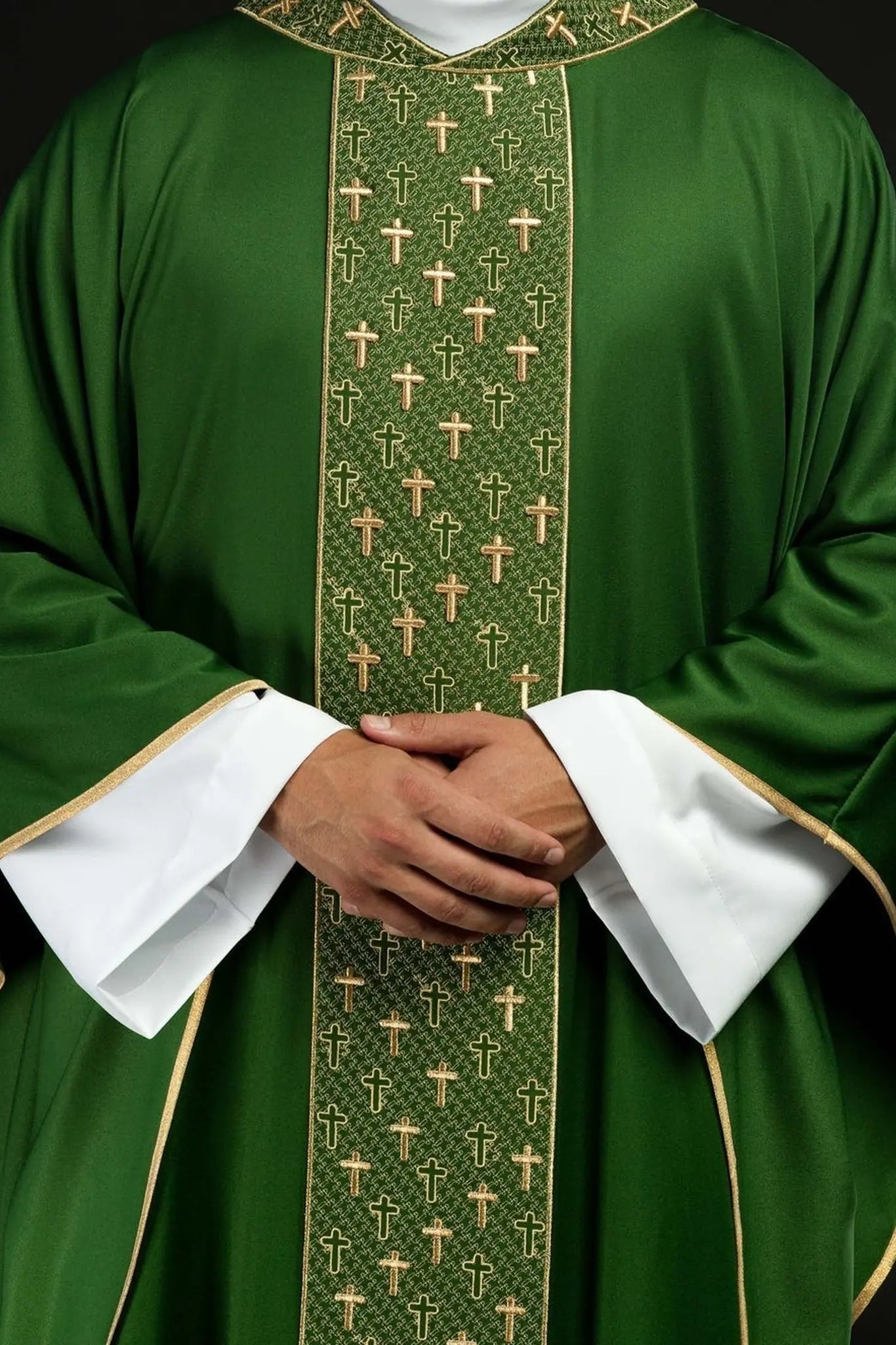 Chasuble with richly embroidered belt in crosses in green