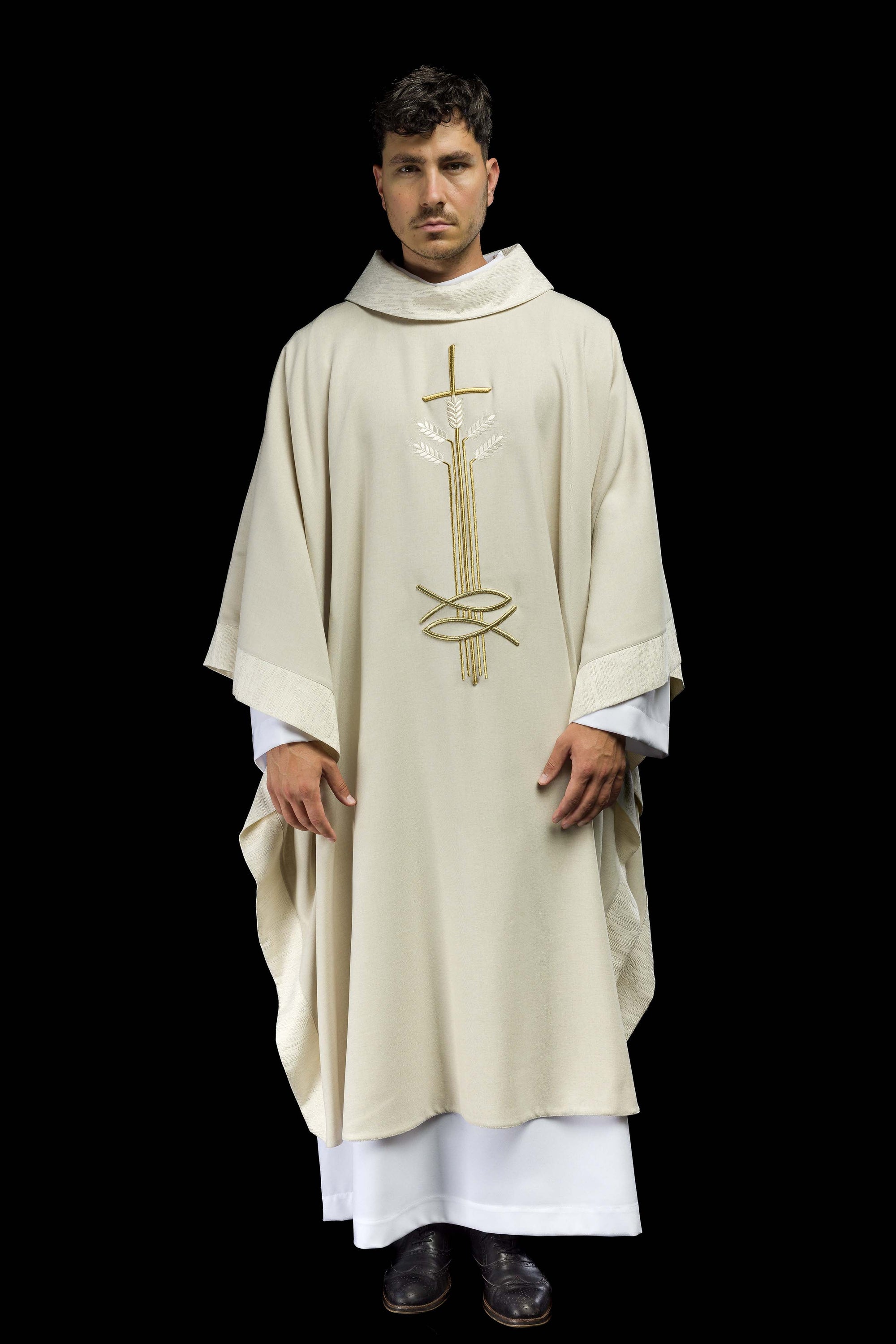 Chasuble with motif of cross, ears and fish