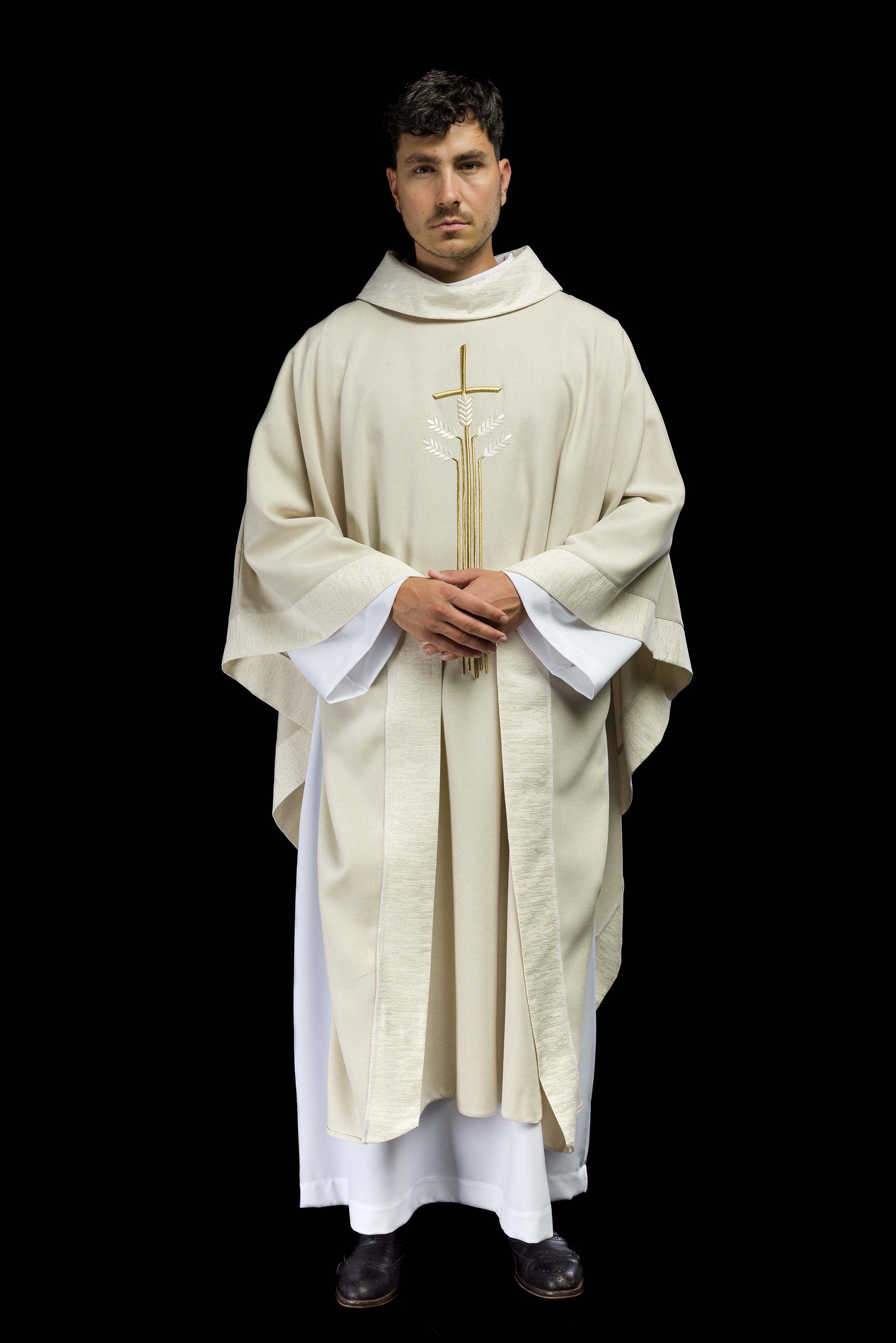 Chasuble with motif of cross, ears and fish