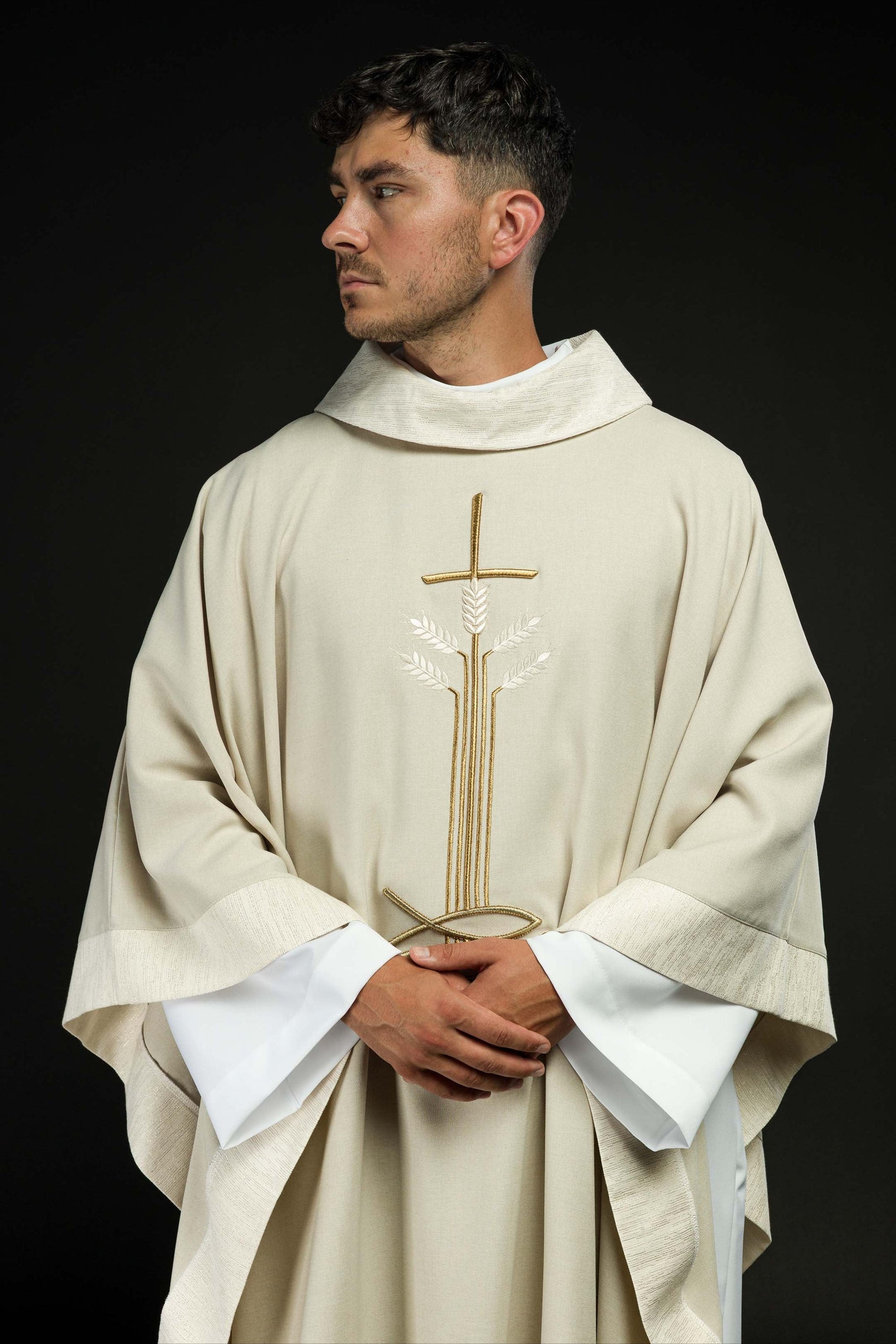 Chasuble with motif of cross, ears and fish
