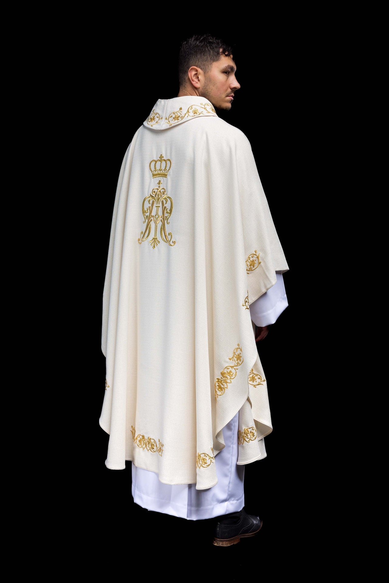 Liturgical chasuble with embroidered Marian Coat of Arms and Crown