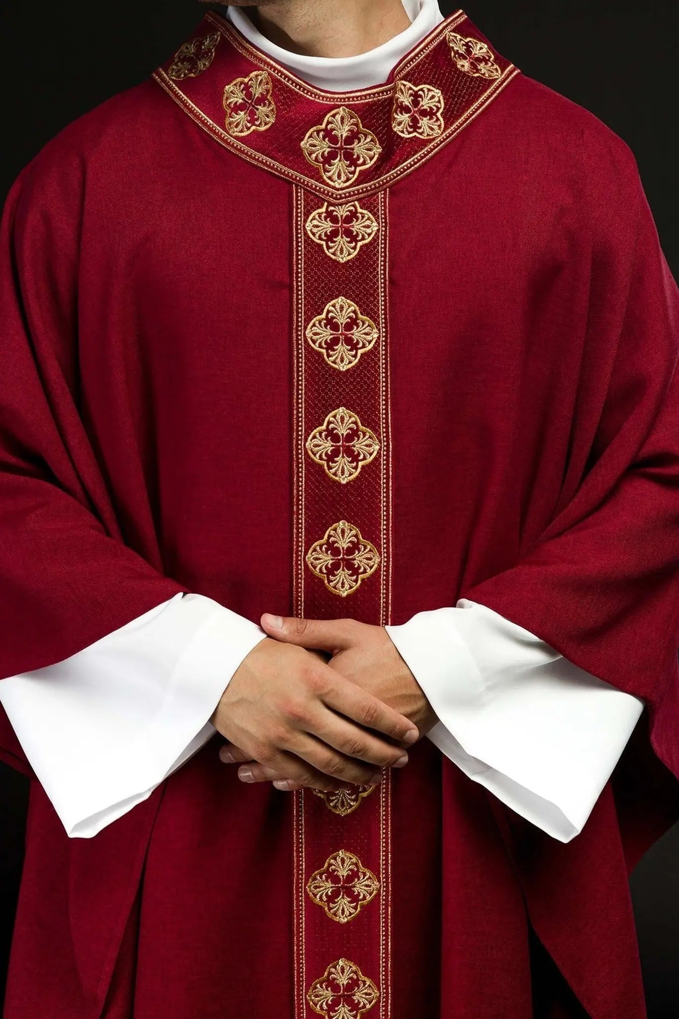 Chasuble in red with embroidered belt and cross collar